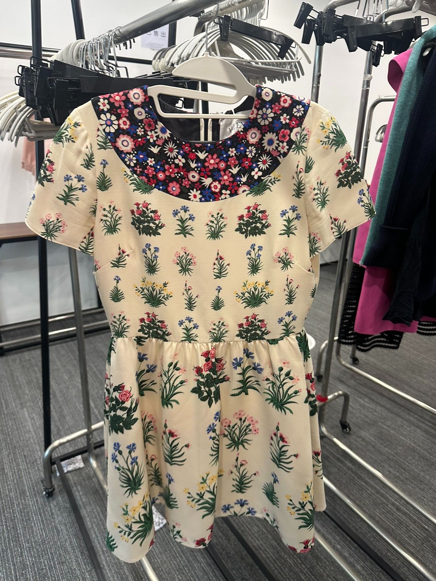 Valentino Valentino Cream Silk Floral Dress Size M / US 6-8 / IT 42-44 - 1 Thumbnail