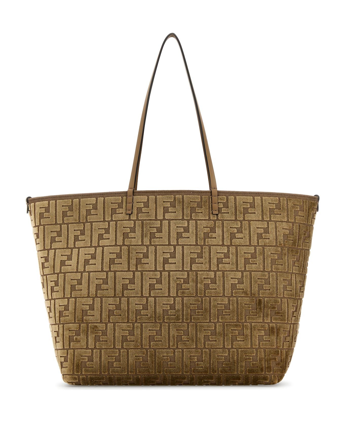 Fendi o1s1wg110326 Size: OS/Roll Large in Golden Size ONE SIZE - 1 Thumbnail