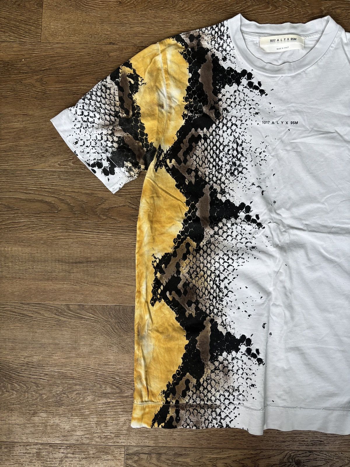 1017 ALYX 9SM 1017 ALYX 9SM python Animal Print Short-Sleeve Tee Size US S / EU 44-46 / 1 - 3 Thumbnail