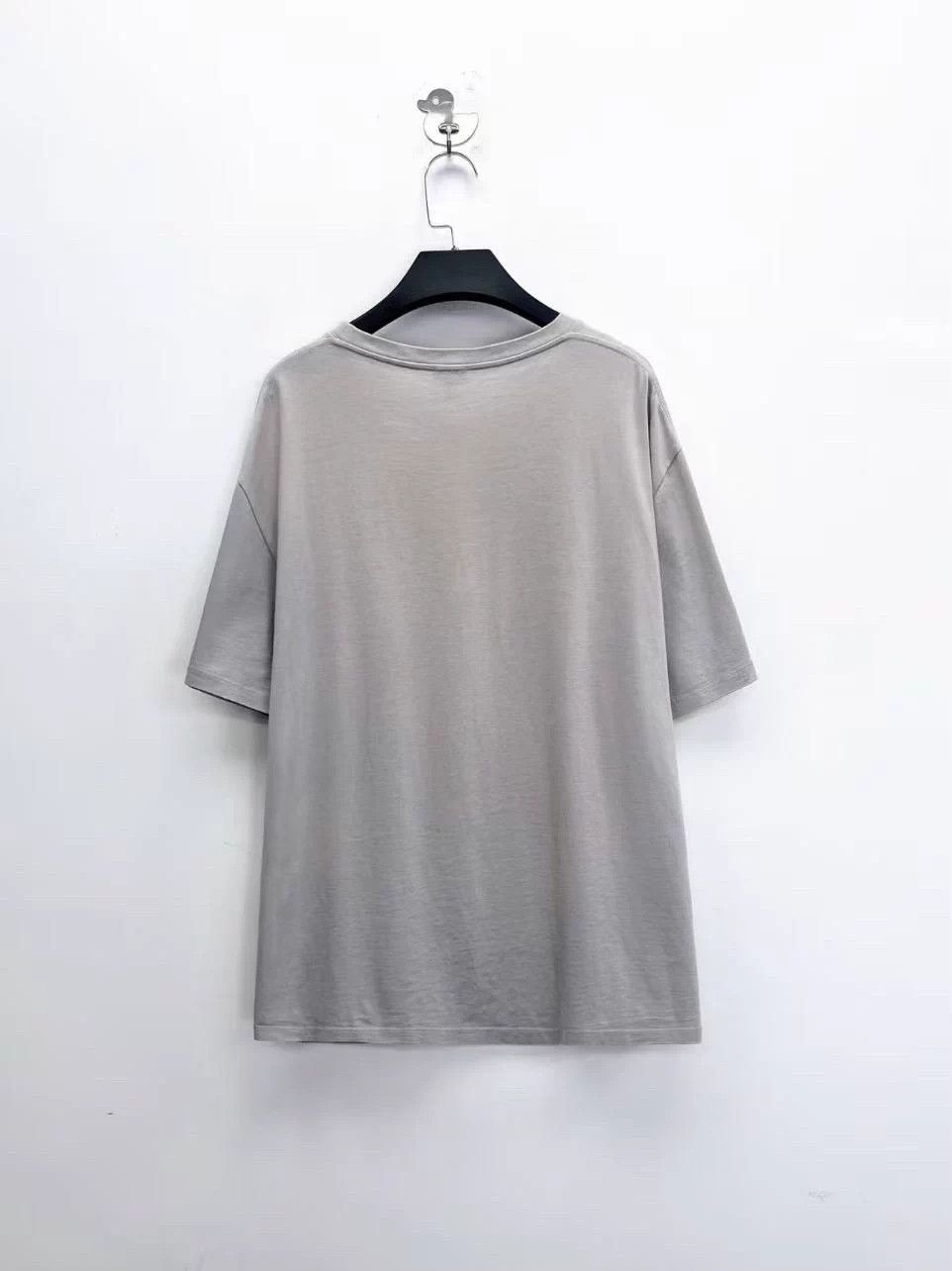 Loewe Loewe SS23 Light Gray Embroidered Logo Short Sleeve L Size US L / EU 52-54 / 3 - 2 Thumbnail