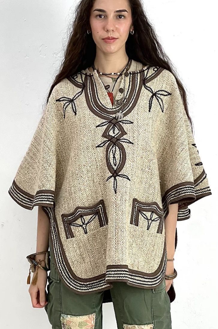 Handmade Hand Made Guatemalan Embroidered Panchos Size M / US 6-8 / IT 42-44 - 1 Thumbnail