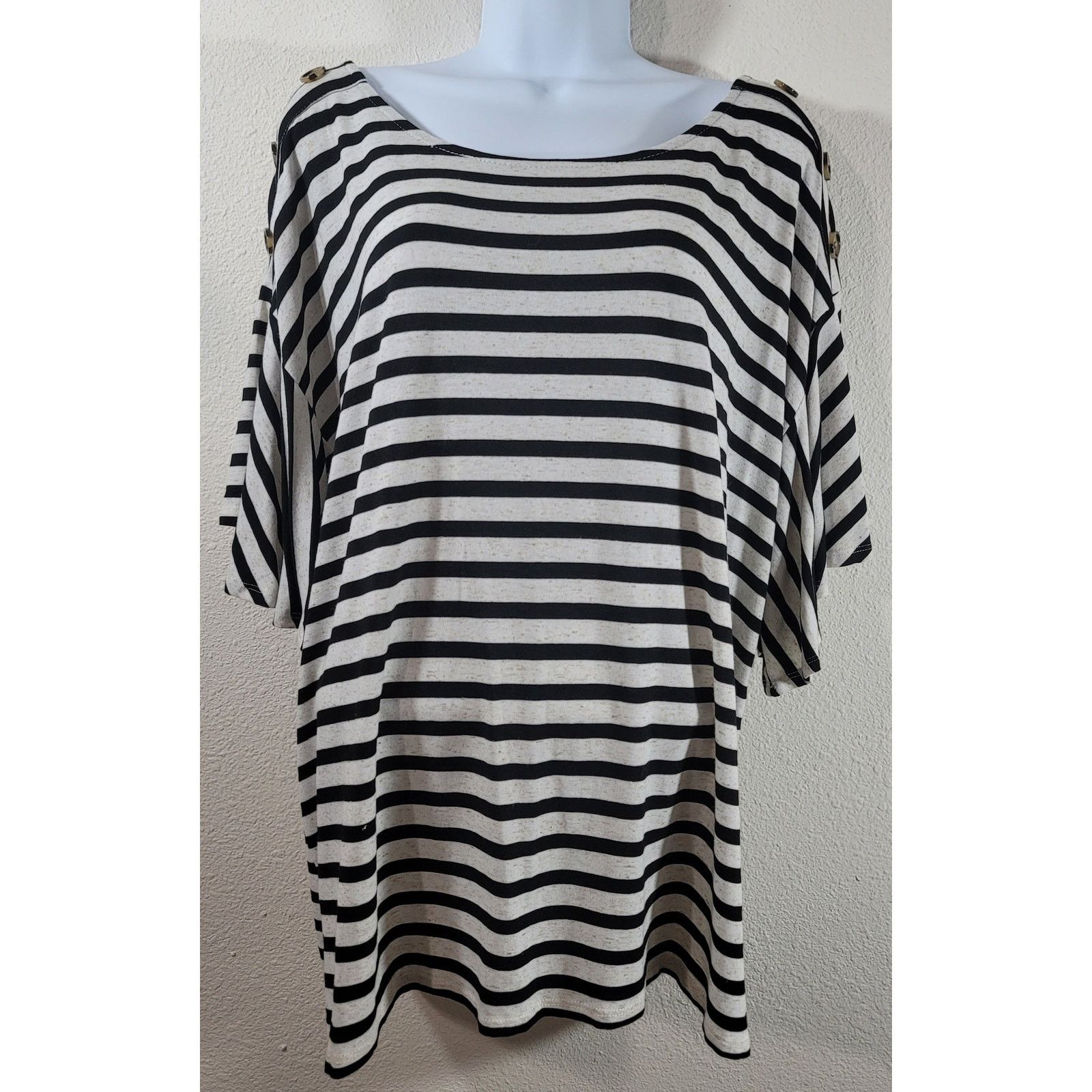 Other 89th & Madison Black Cream Striped Bell Sleeve Top 1X Size XXL / US 16-18 / IT 52-54 - 1 Thumbnail