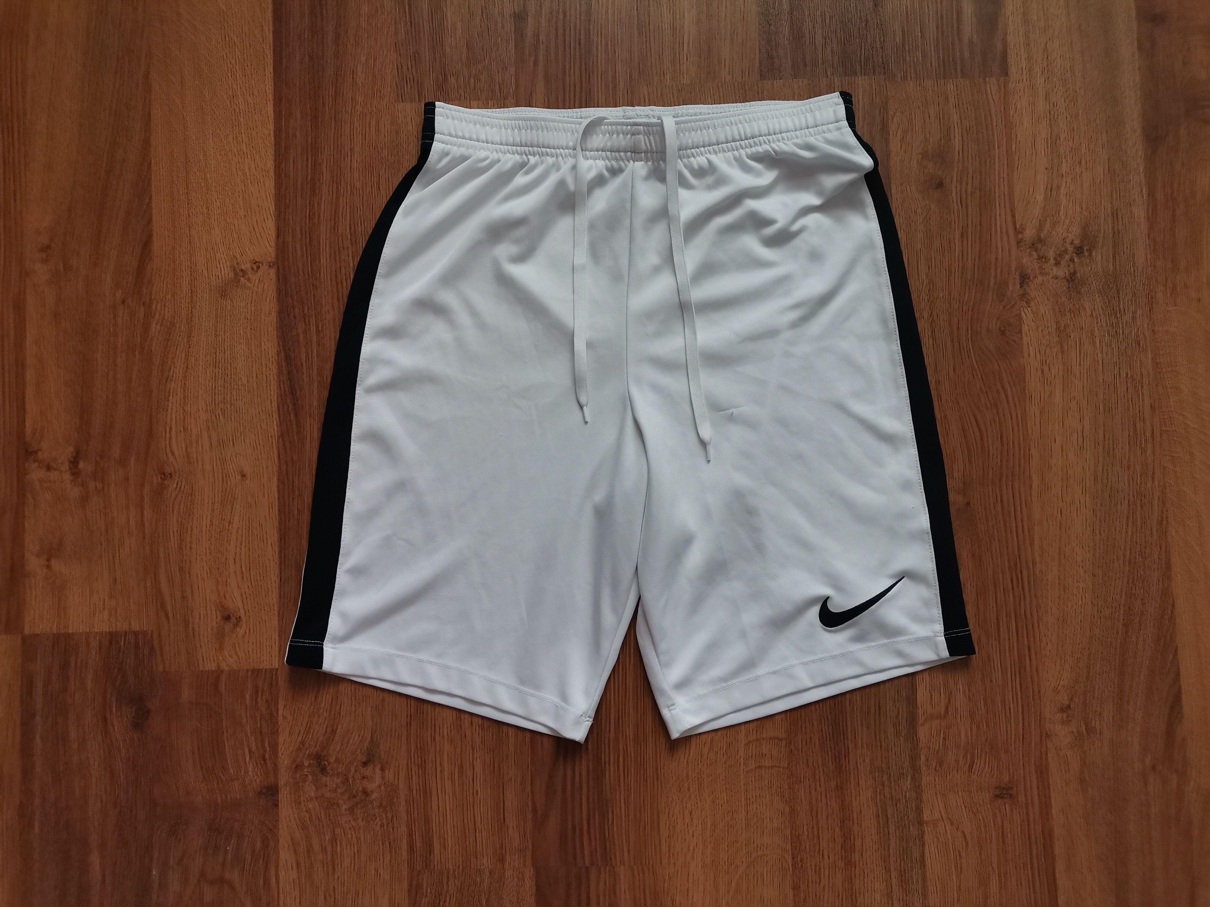 Nike Nike Shorts Size US 28 / EU 44 - 1 Thumbnail