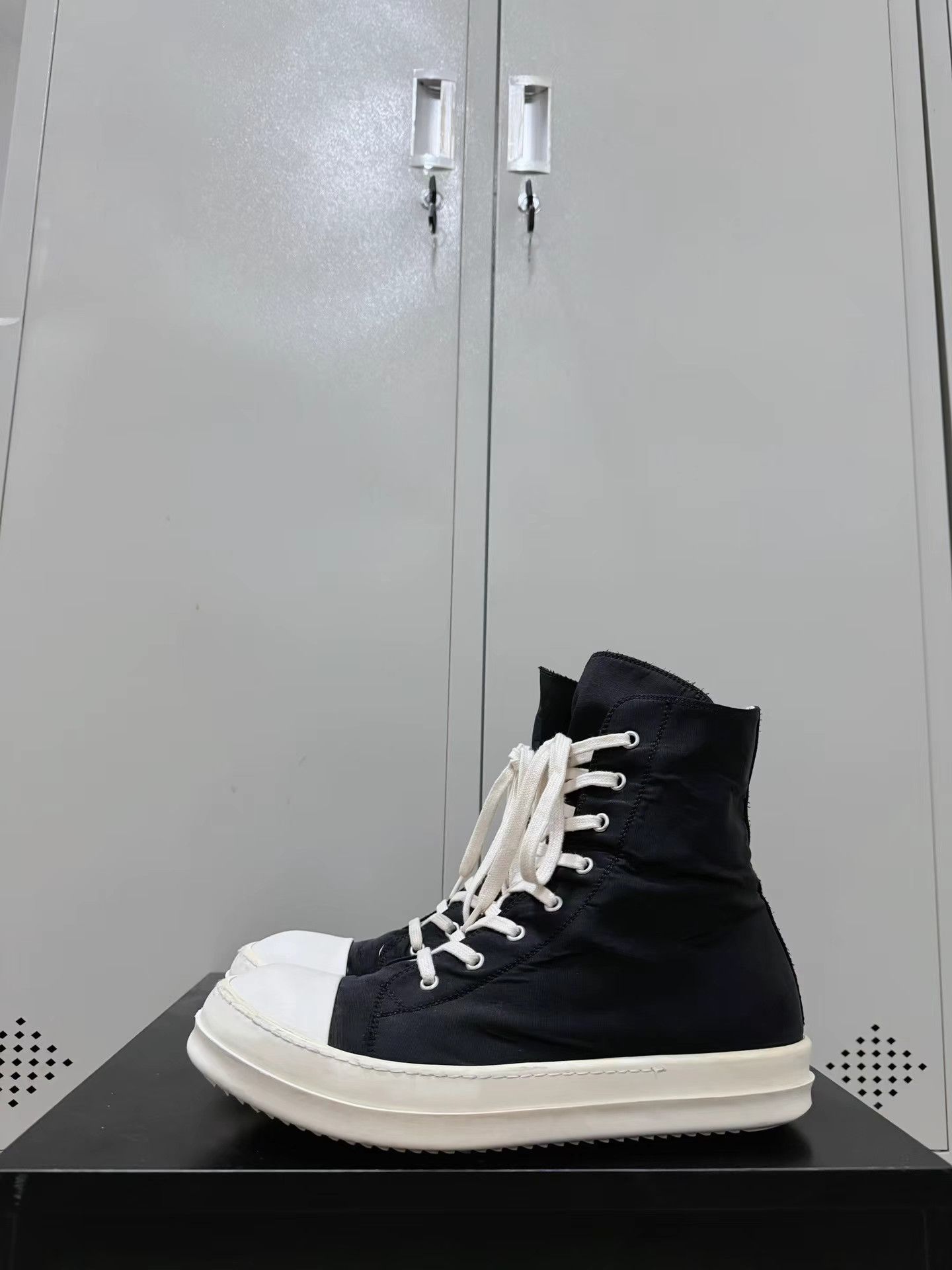 Rick Owens Drkshdw Rick Owens Drkshdw Converse high-top sneakers Size US 10.5 / EU 43-44 - 7 Thumbnail