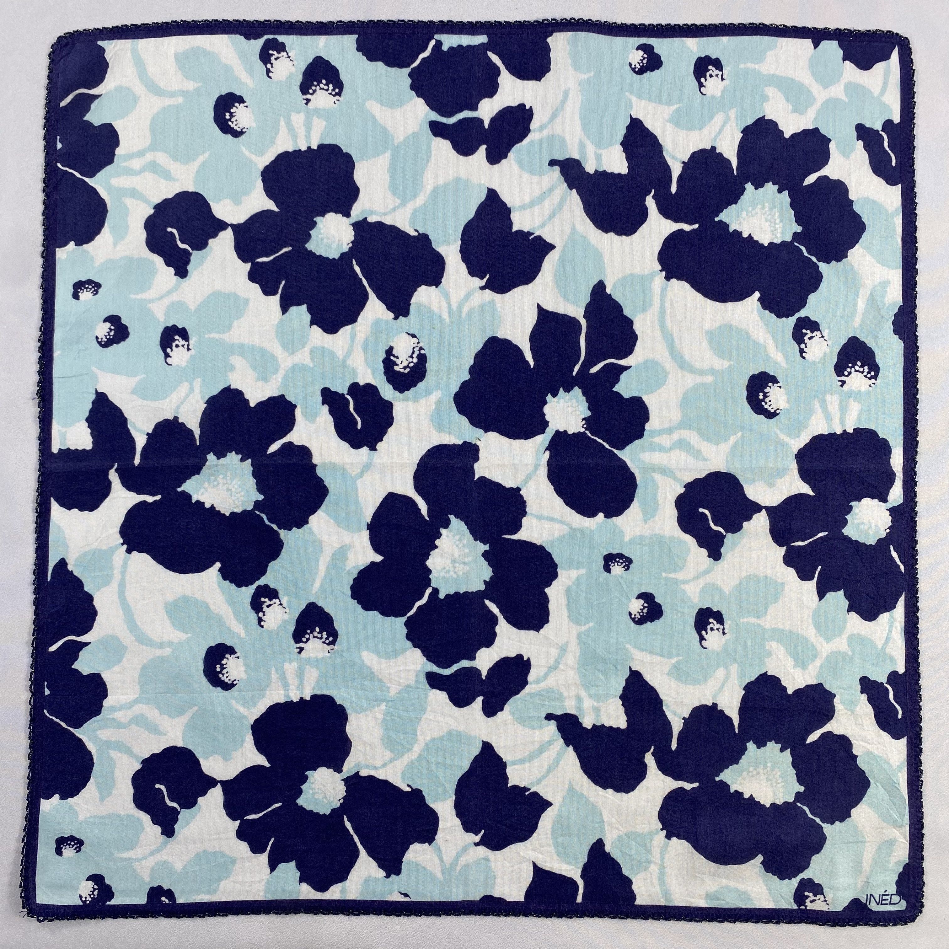 Vintage Ined Bandana/ Handkerchief / Neckerchief Size ONE SIZE - 1 Thumbnail