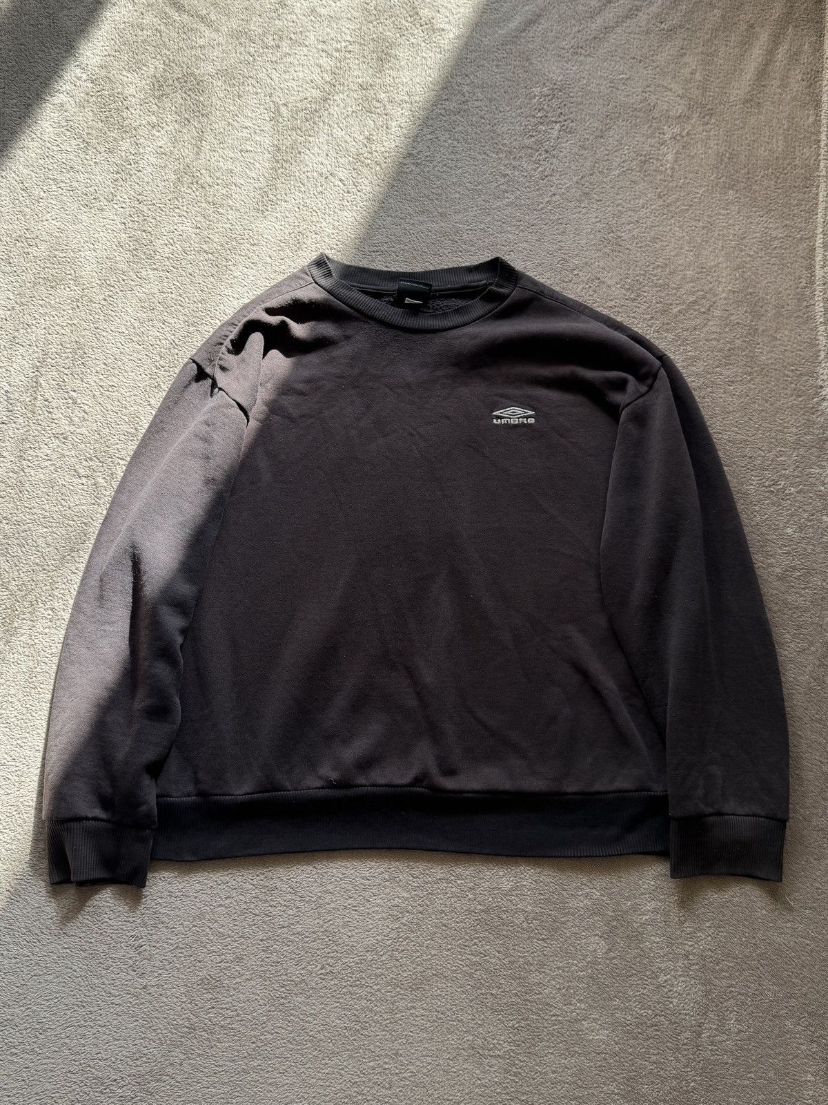 Vintage Umbro Washed Faded Baggy Sweatshirt nike vetements ysl Size US M / EU 48-50 / 2 - 2 Thumbnail