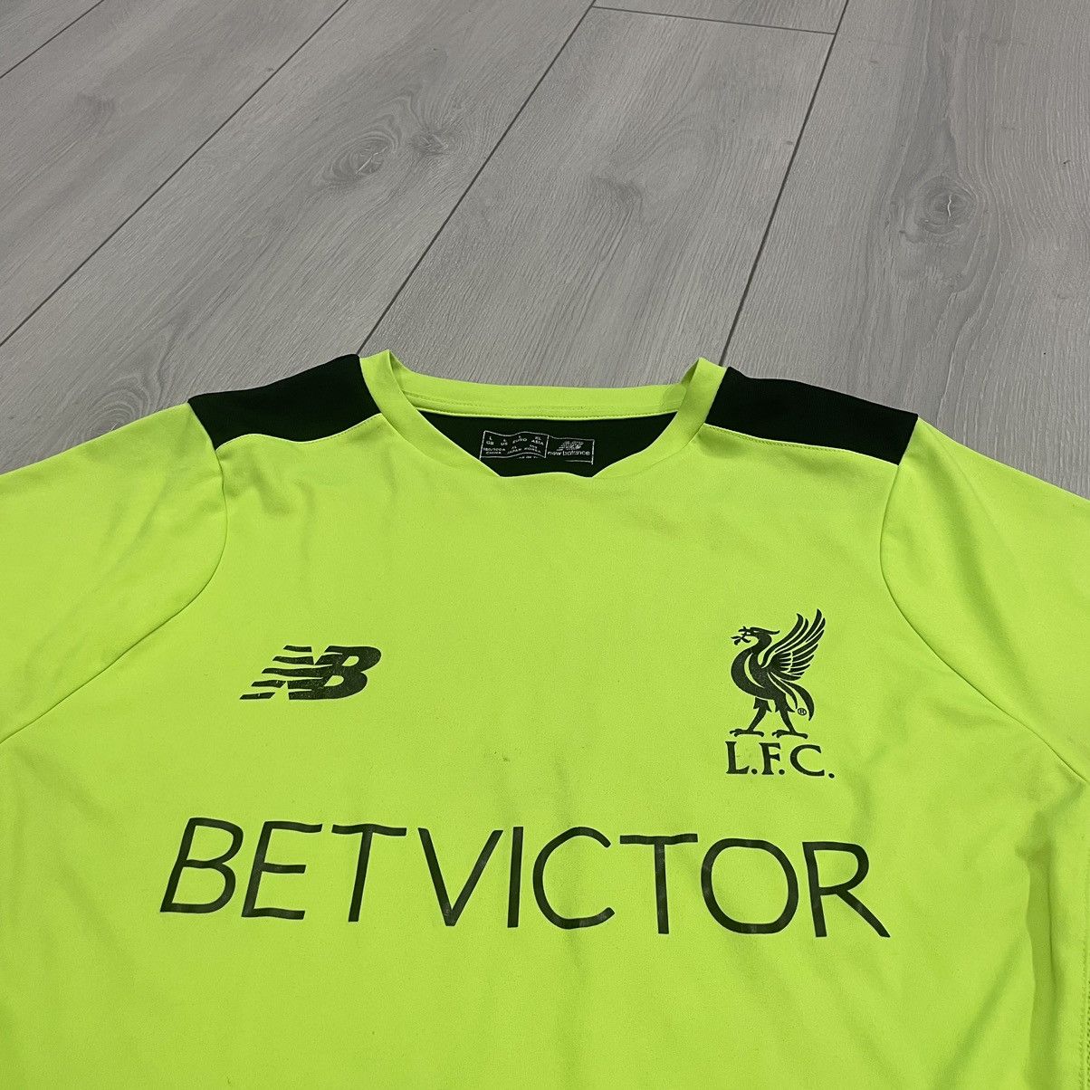Other New Balance Liverpool betvictor tee Shirt Jersey Size US L / EU 52-54 / 3 - 2 Thumbnail