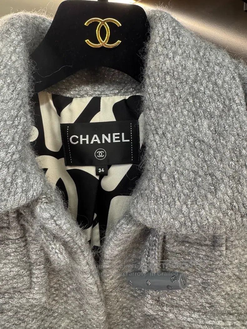 Chanel Chanel 21B Autumn and Winter Preview Gray and Silver Illus Size XXS / US 00 / IT 34 - 2 Thumbnail