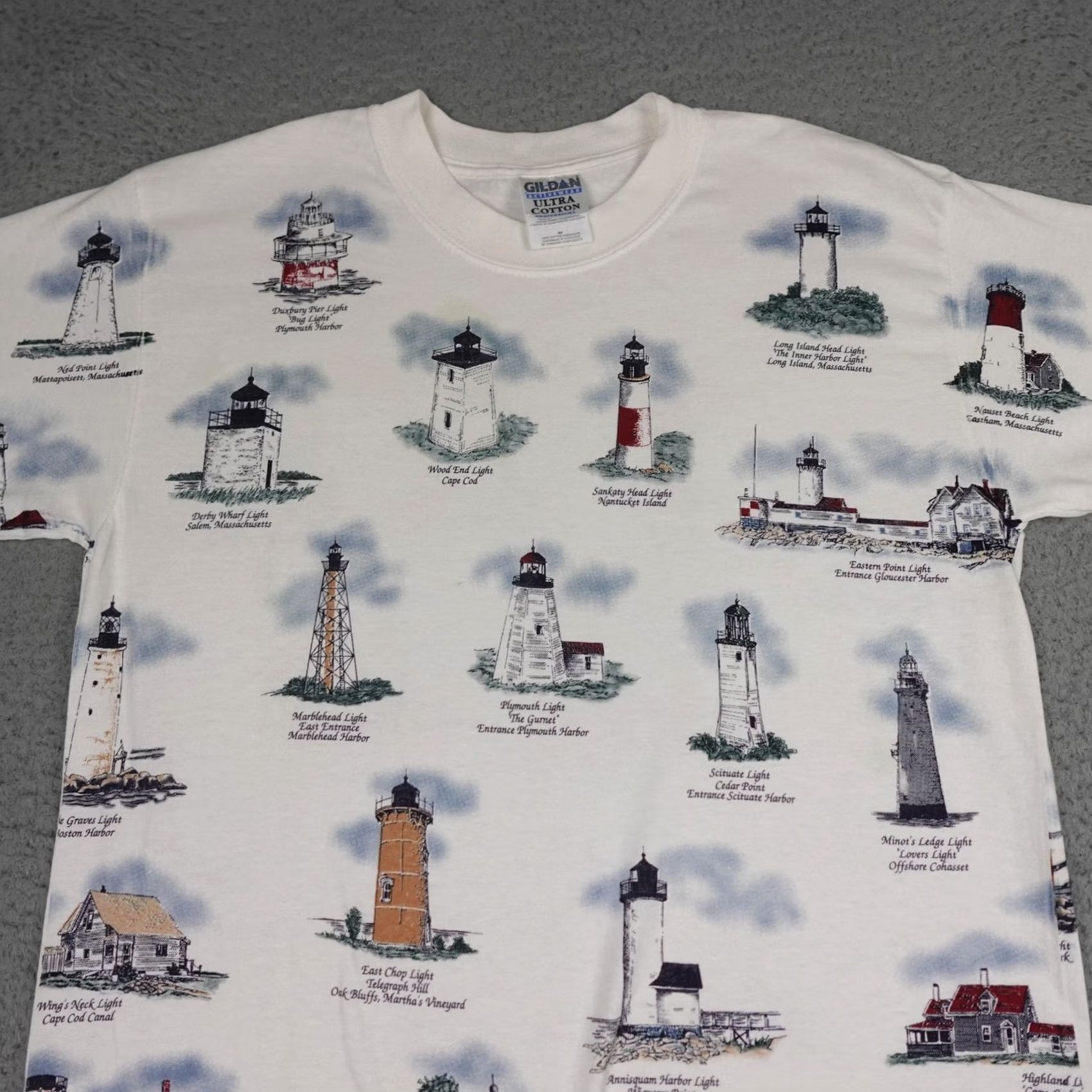 Gildan VINTAGE Gildan Lighthouse Shirt Mens M White Graphic Print Nautical Tee Size US M / EU 48-50 / 2 - 3 Thumbnail