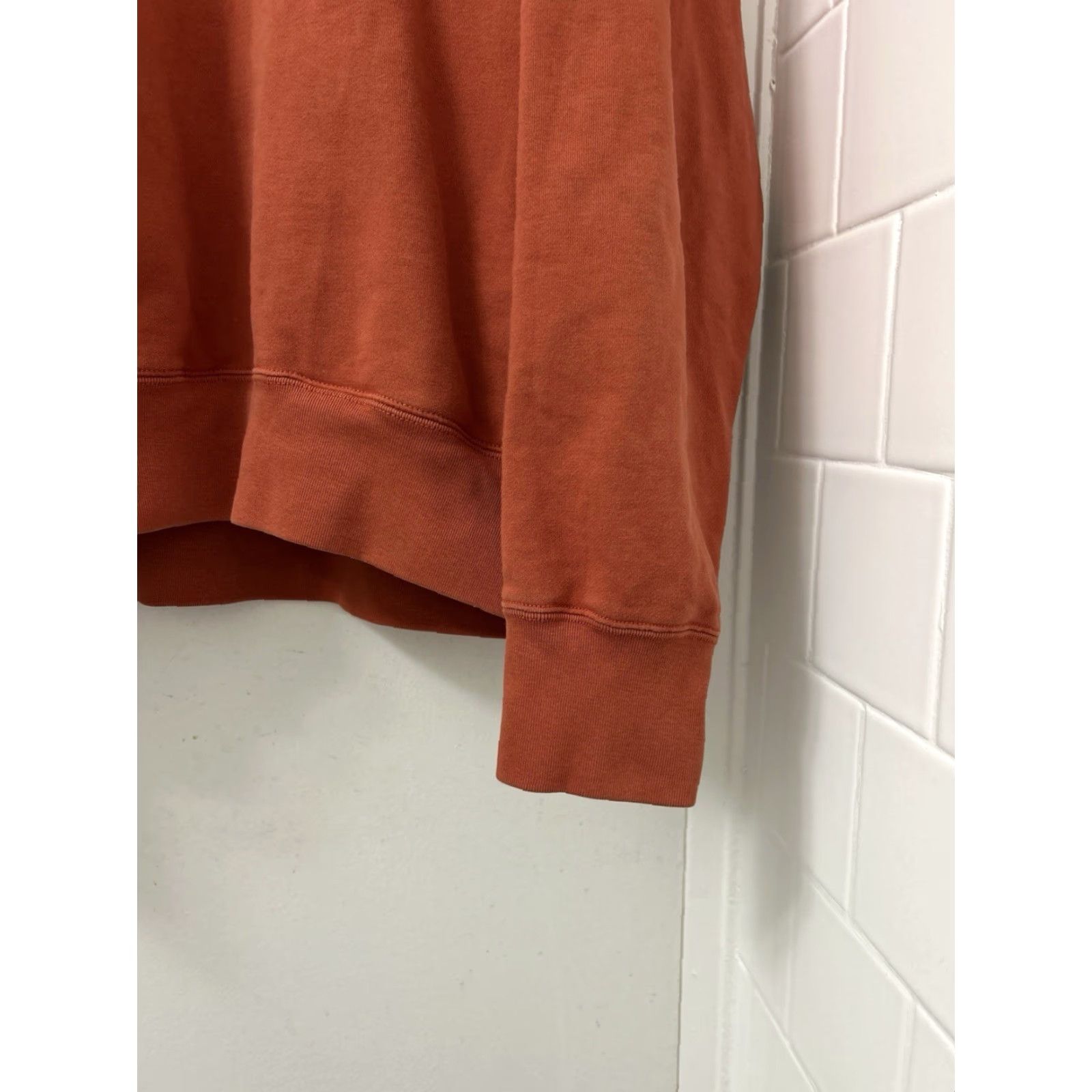 Uniqlo UNIQLO Hoodie Mens M Orange Pullover Sweatshirt Pockets Long Sleeve Crew Neck Drawstring Hoodie Size US M / EU 48-50 / 2 - 5 Thumbnail