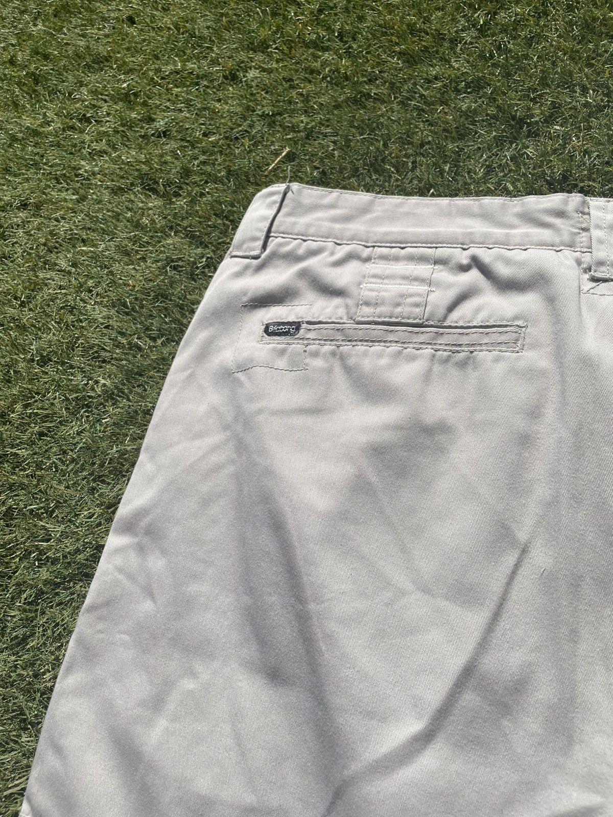 Billabong Billabong Men’s Beige Embroidered Logo Shorts Y2K no button Size US 36 / EU 52 - 8 Thumbnail