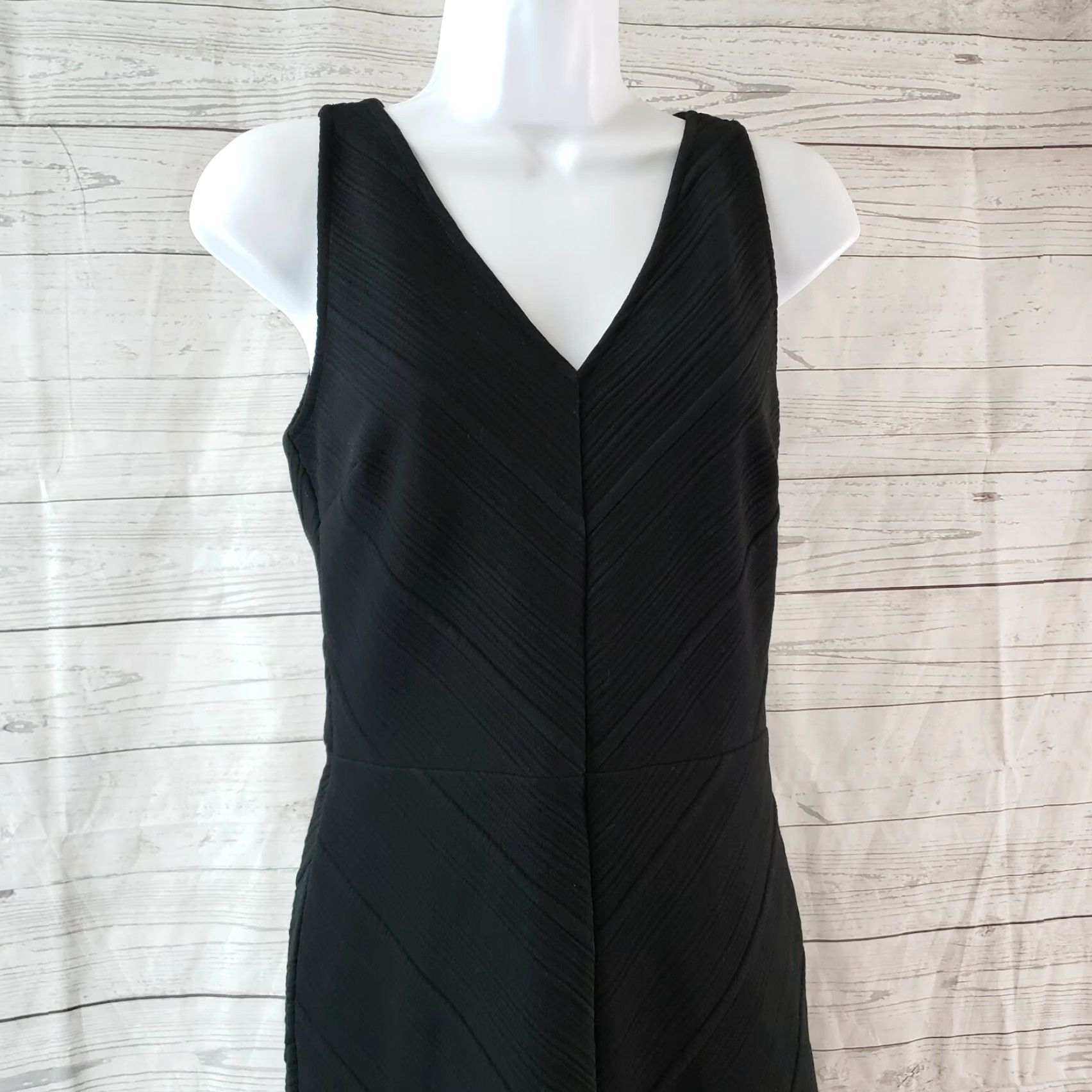 Loft LOFT Ann Taylor Womens Dress SZ 0 Black Sleeveless V-Neck Zip Short Little Black Dress Fit & Flare Womens Size XS / US 0-2 / IT 36-38 - 2 Thumbnail