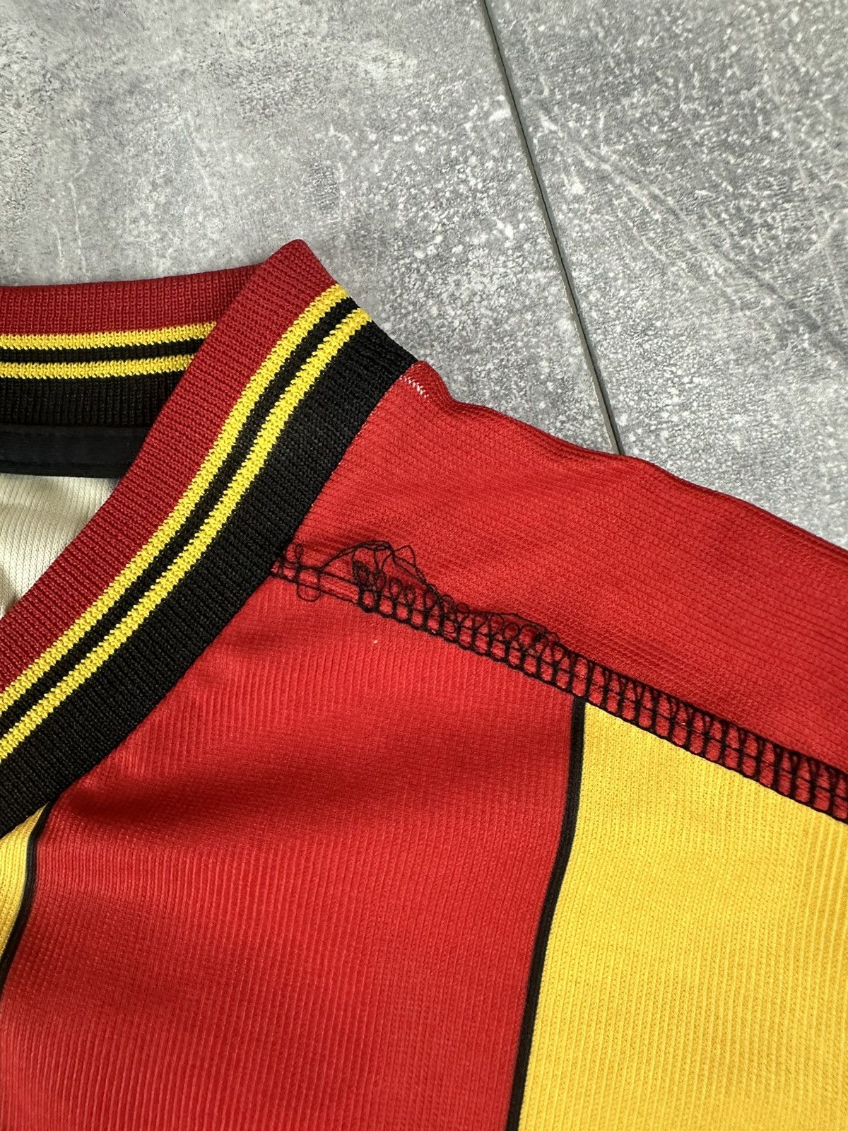 Umbro Umbro Galatasaray Home 2002/03 Home #Frank De Boer24 Jersey Size US XL / EU 56 / 4 - 12 Thumbnail