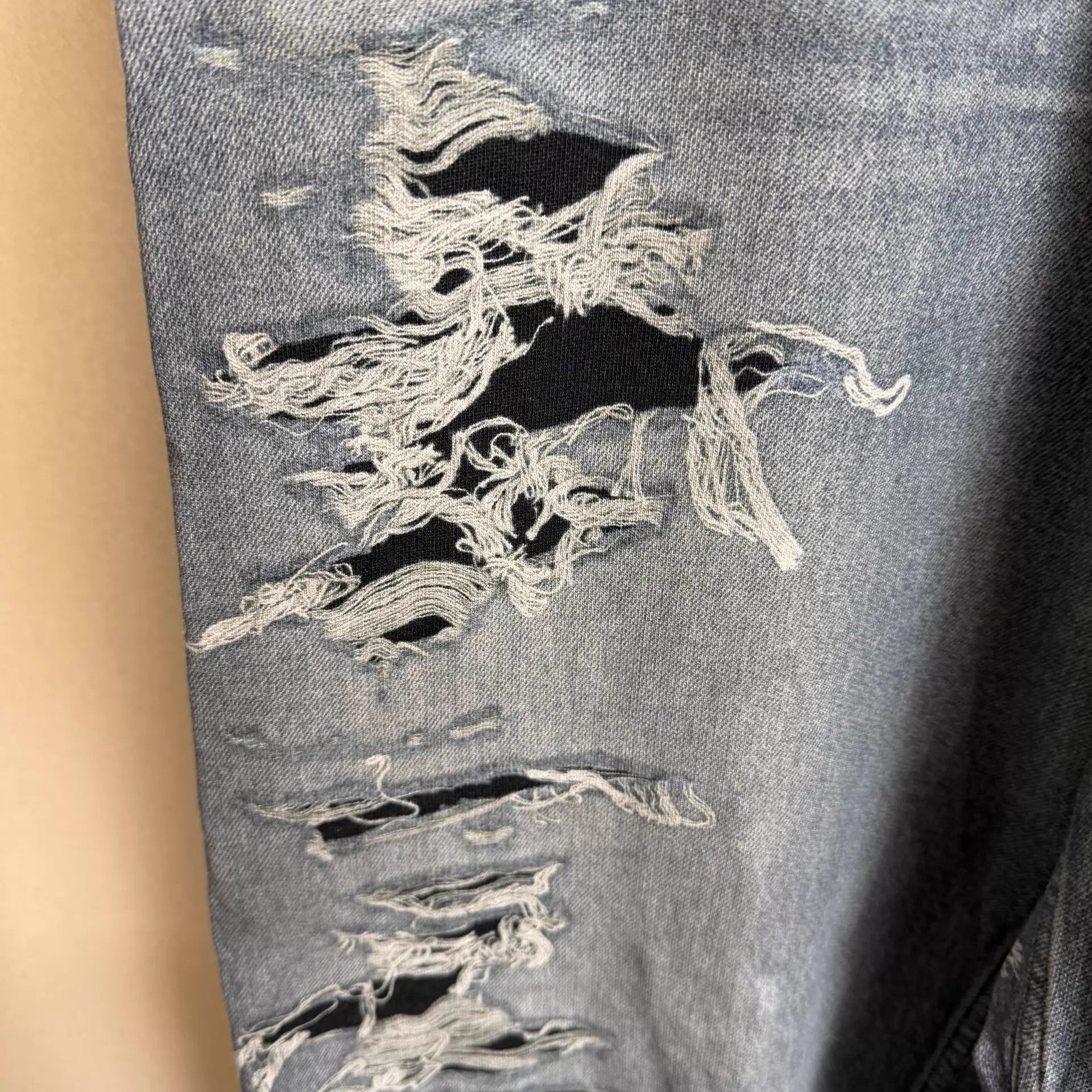 Balenciaga Balenciaga 24 Garde-robe Ripple Wash Distressed W-Leg Jeans Size 28" / US 6 / IT 42 - 4 Thumbnail