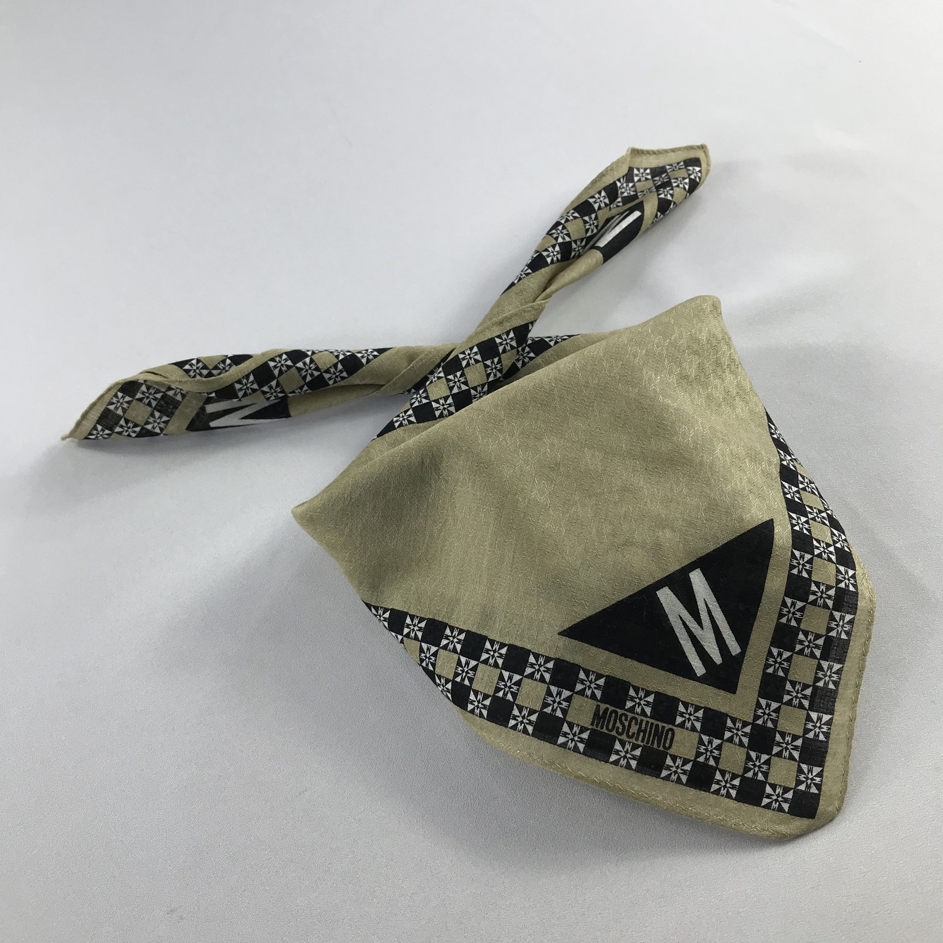 Moschino Vintage Moschino Handkerchief / Bandana / Neckerchief C706 Size ONE SIZE - 2 Thumbnail