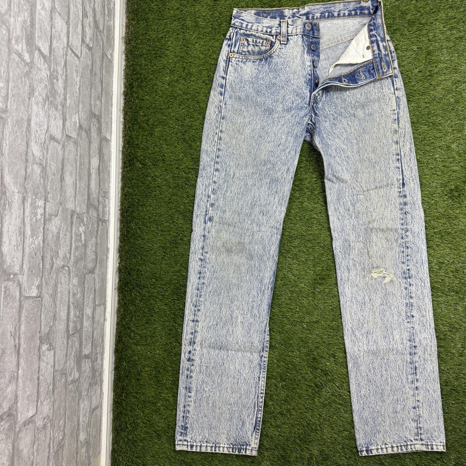 Levi's Vintage Levi's 501 Light Wash Button Fly Jeans Size ONE SIZE - 6 Thumbnail