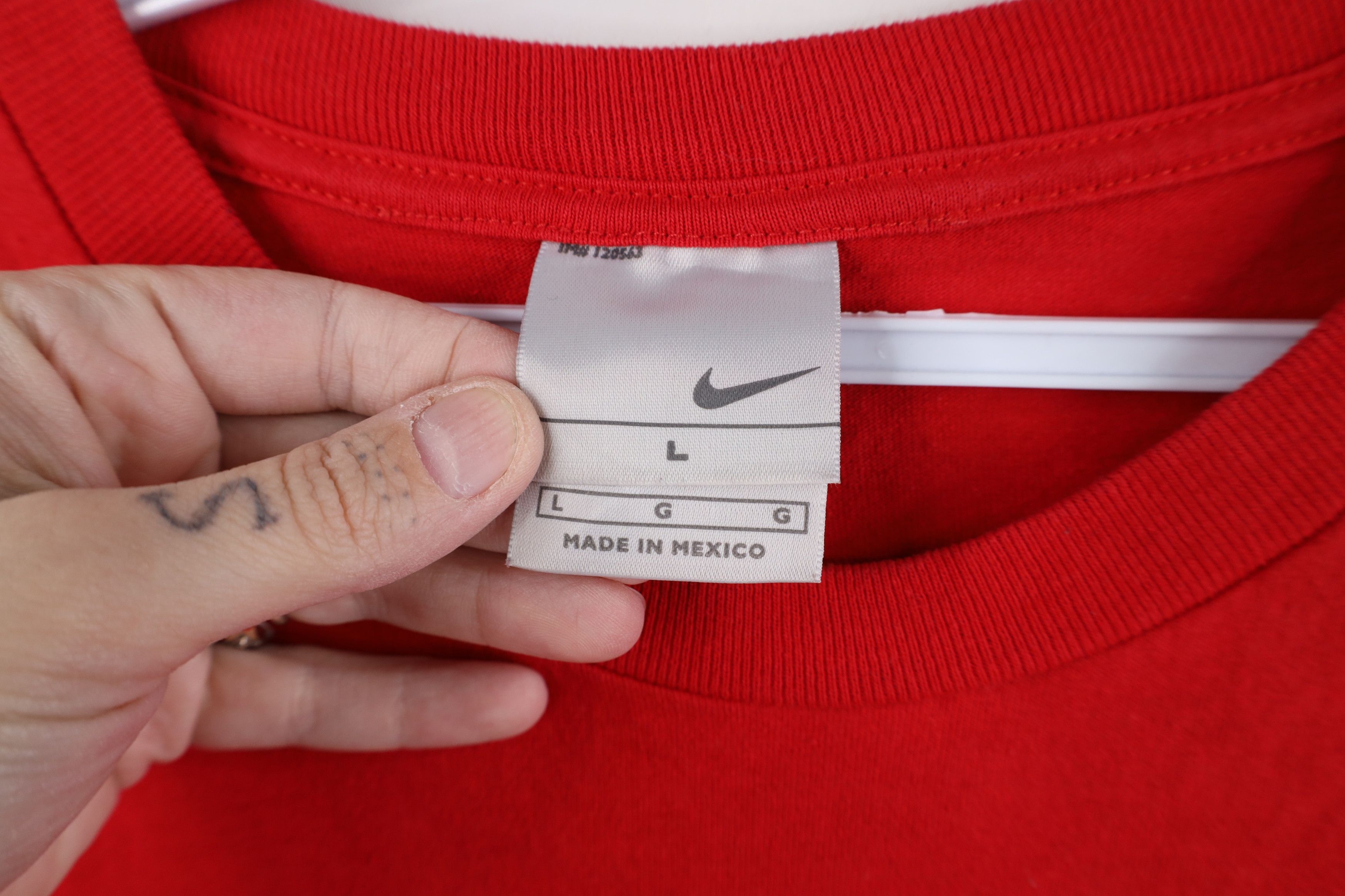 Nike Vintage Y2K Nike Travis Scott Center Swoosh T-Shirt Red Size US L / EU 52-54 / 3 - 9 Thumbnail