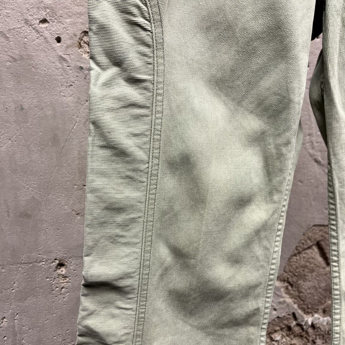 Levi's Levi's Green Corduroy 1970s Flare Leg Talon Zipper 32 Pants Size US 32 / EU 48 - 2 Thumbnail