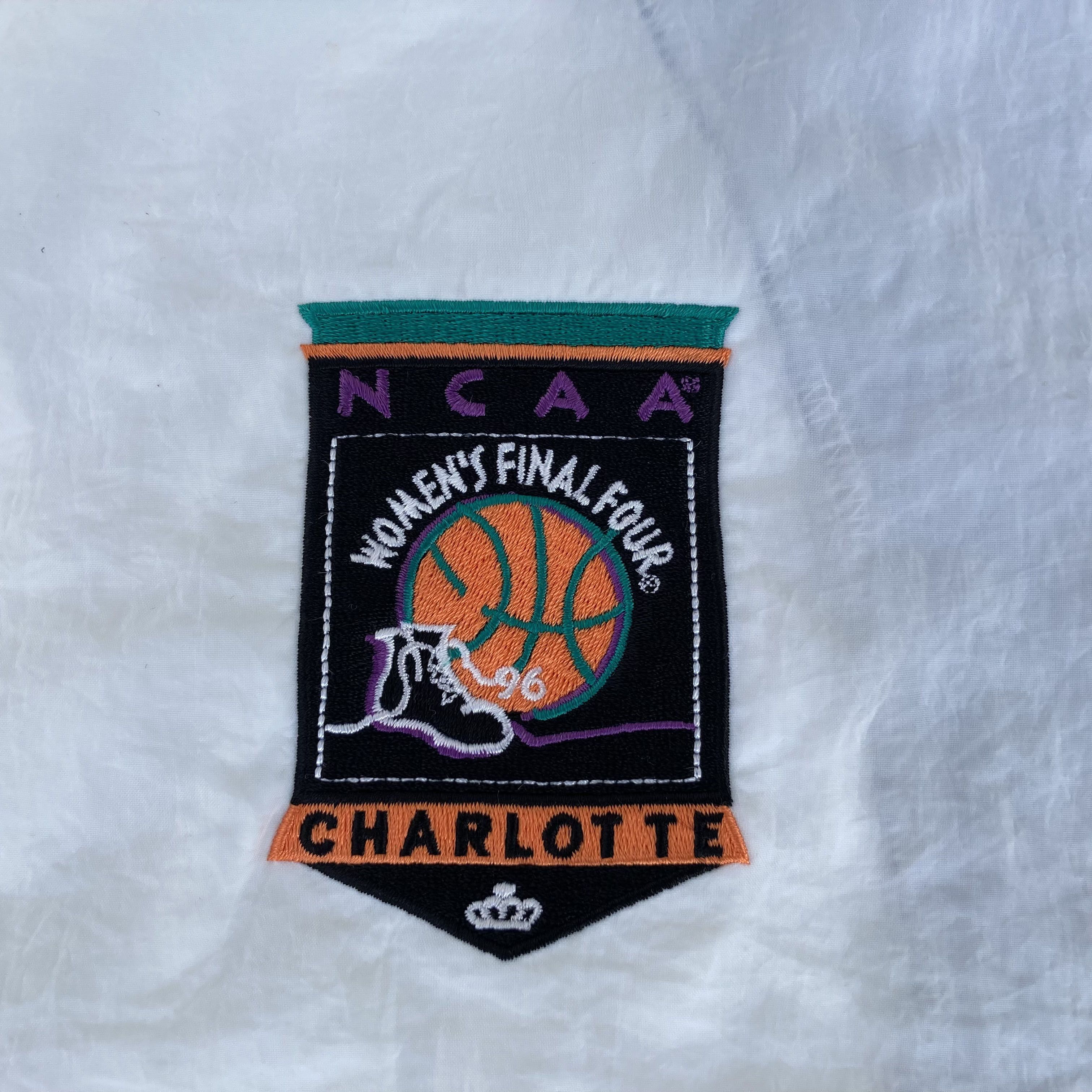 Nike × Vintage Vtg Nike Women's Final Four 1996 90s Streetwear Sweater Size US L / EU 52-54 / 3 - 4 Thumbnail