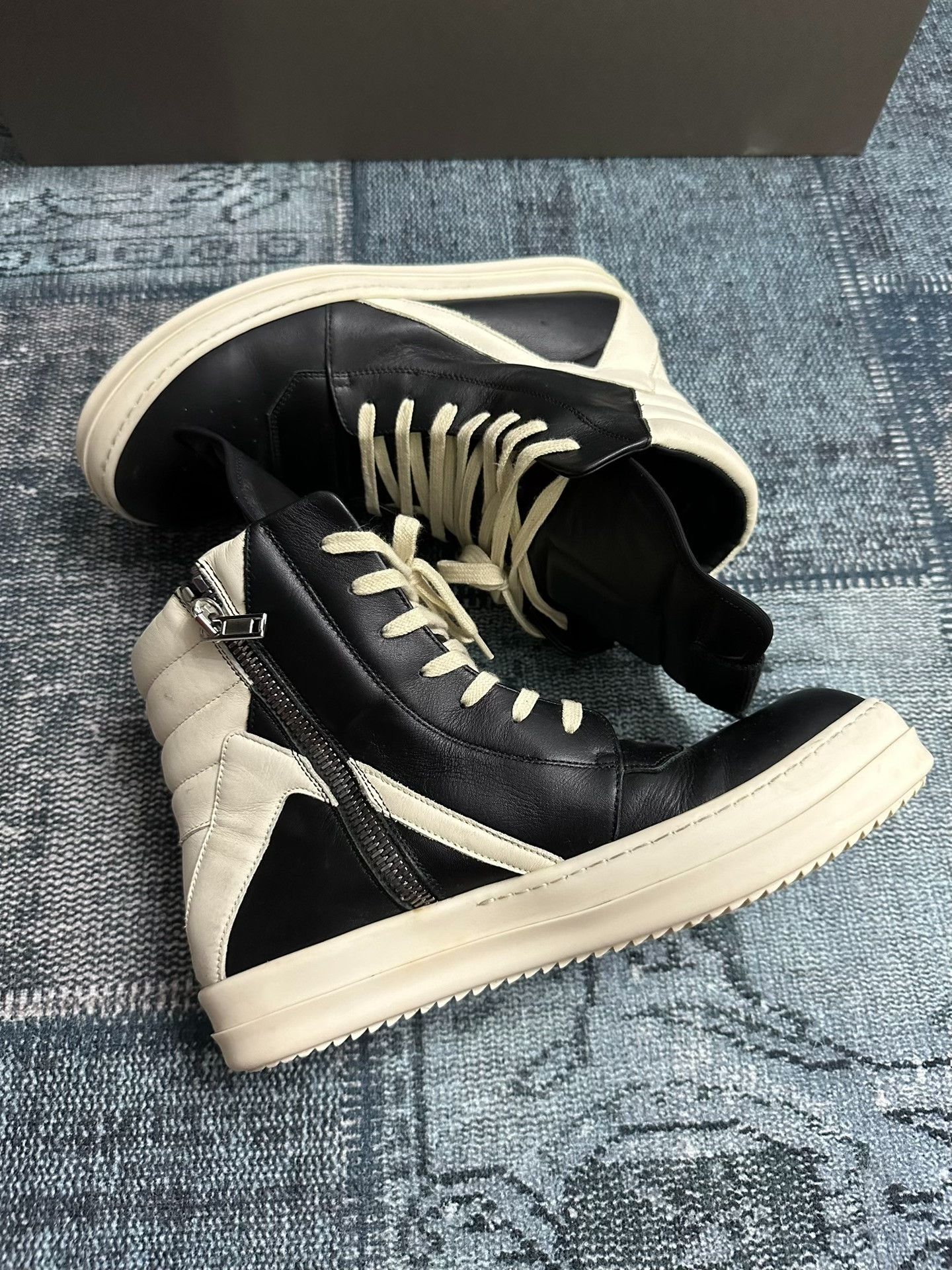 Rick Owens Rick Owens Main Line Inverted Triangle Size 42 Size US 9 / EU 42 - 1 Thumbnail