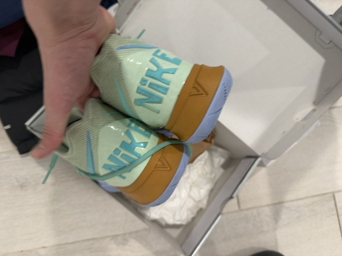 Nike Nike Kyrie 5 SquidWard Size US 12 / EU 45 - 7 Thumbnail
