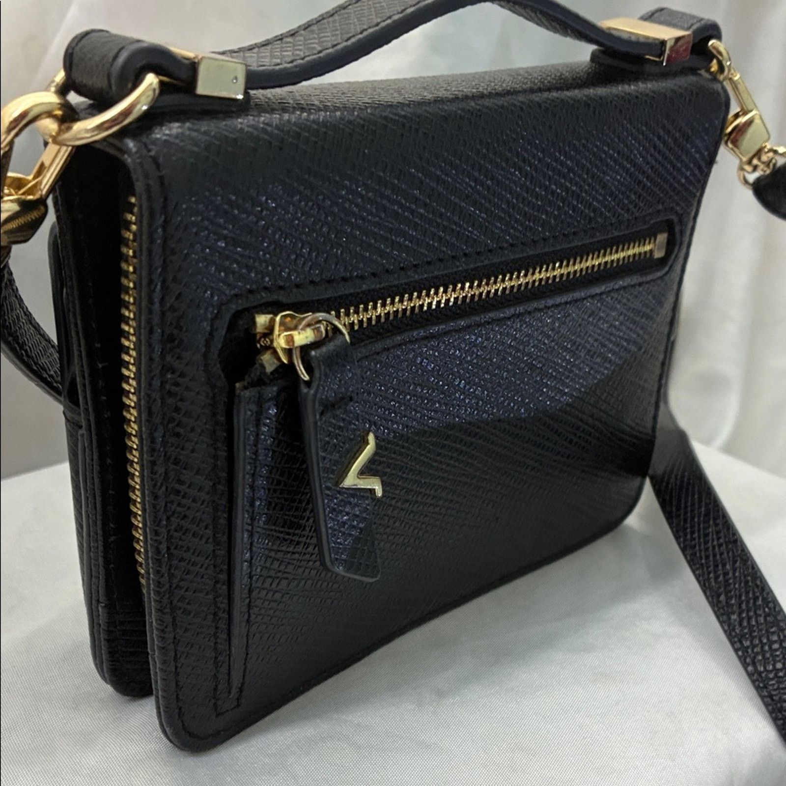 Vince Camuto Vince Camuto Textured Black Crossbody Wallet / Gold Accents Size ONE SIZE - 2 Thumbnail