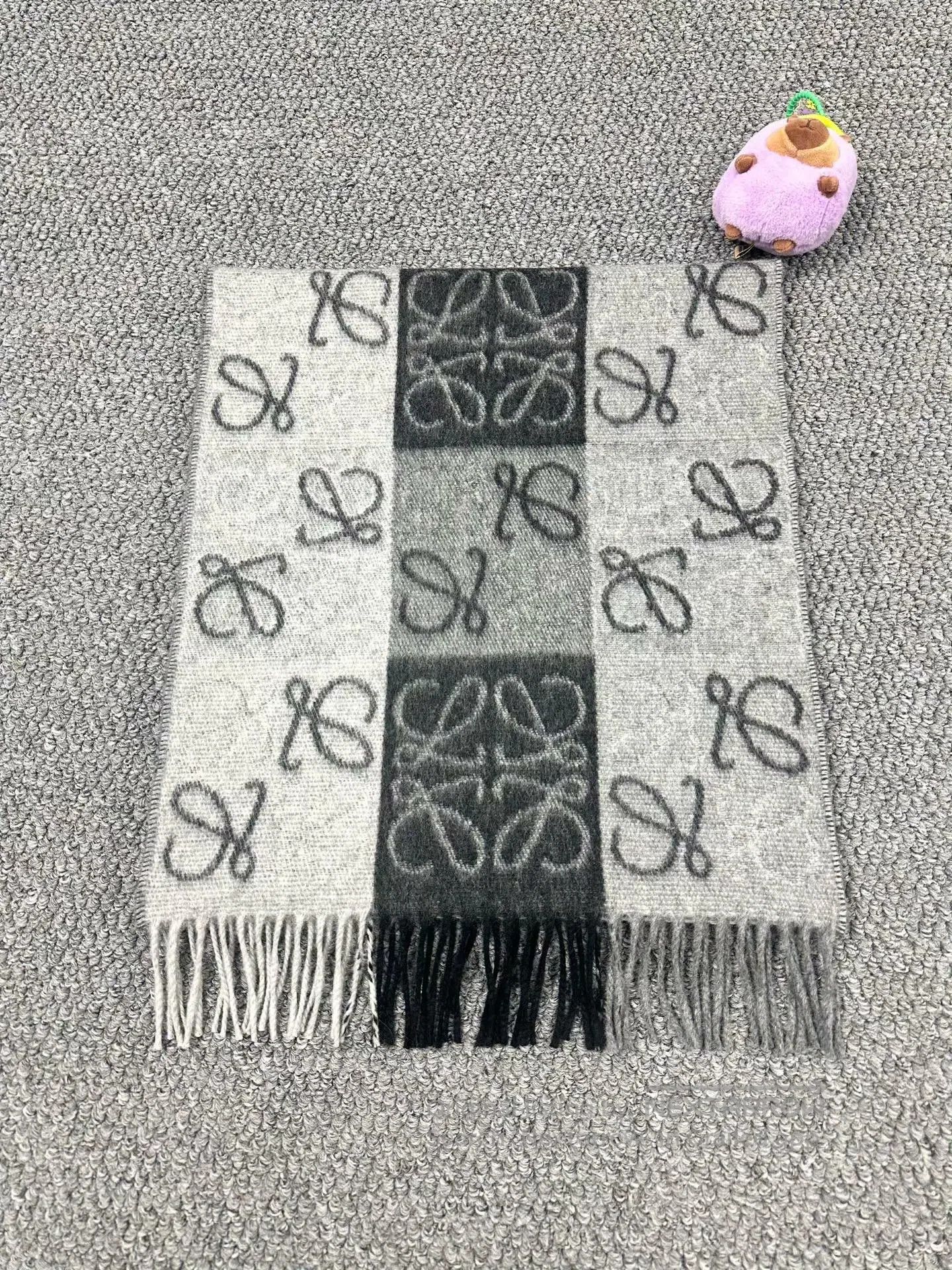 Loewe Loewe Gray fleece scarf with logo all over| Size ONE SIZE - 3 Thumbnail