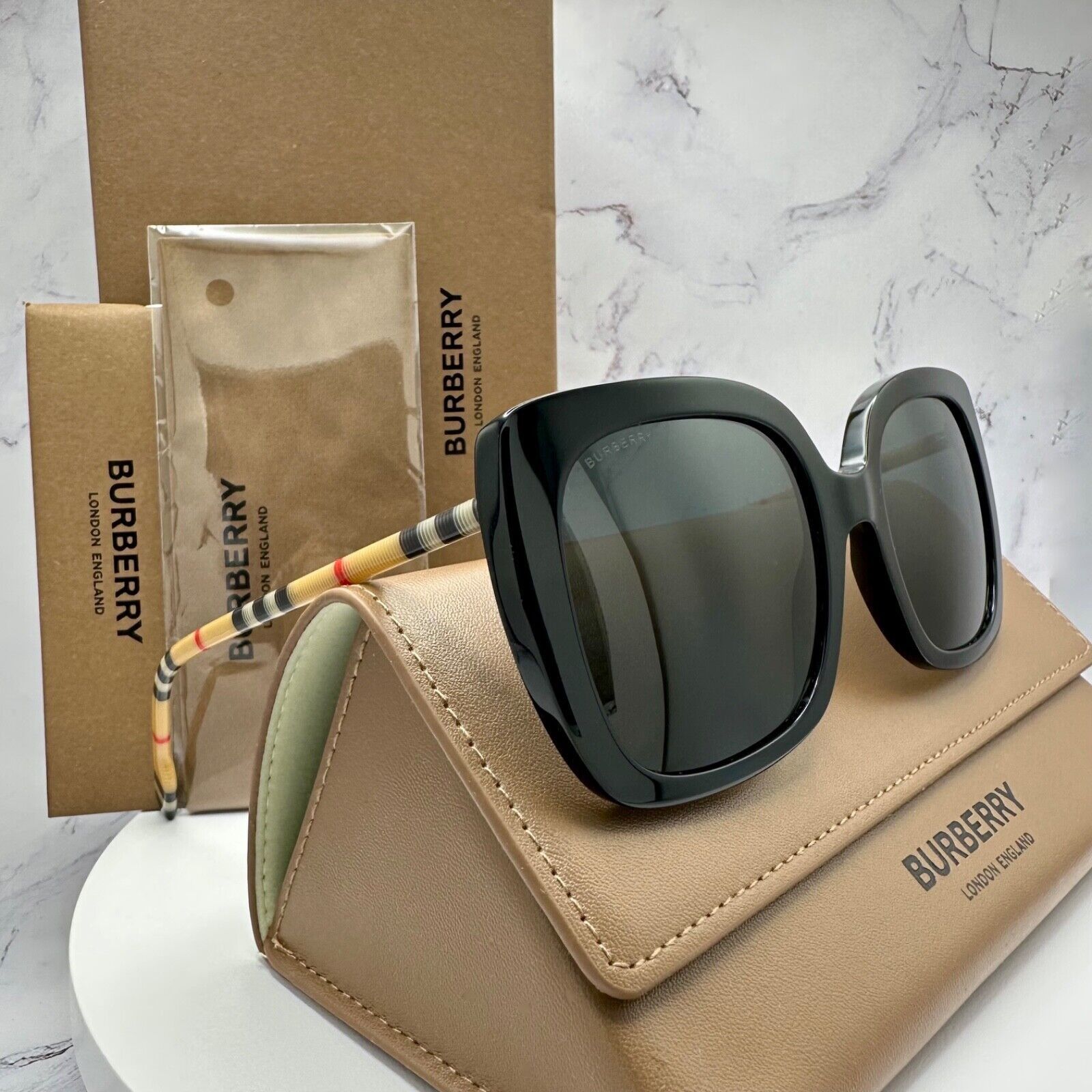 Burberry Burberry Sunglasses Black Cat Eye Checkered Arm Authentic Size ONE SIZE - 14 Thumbnail