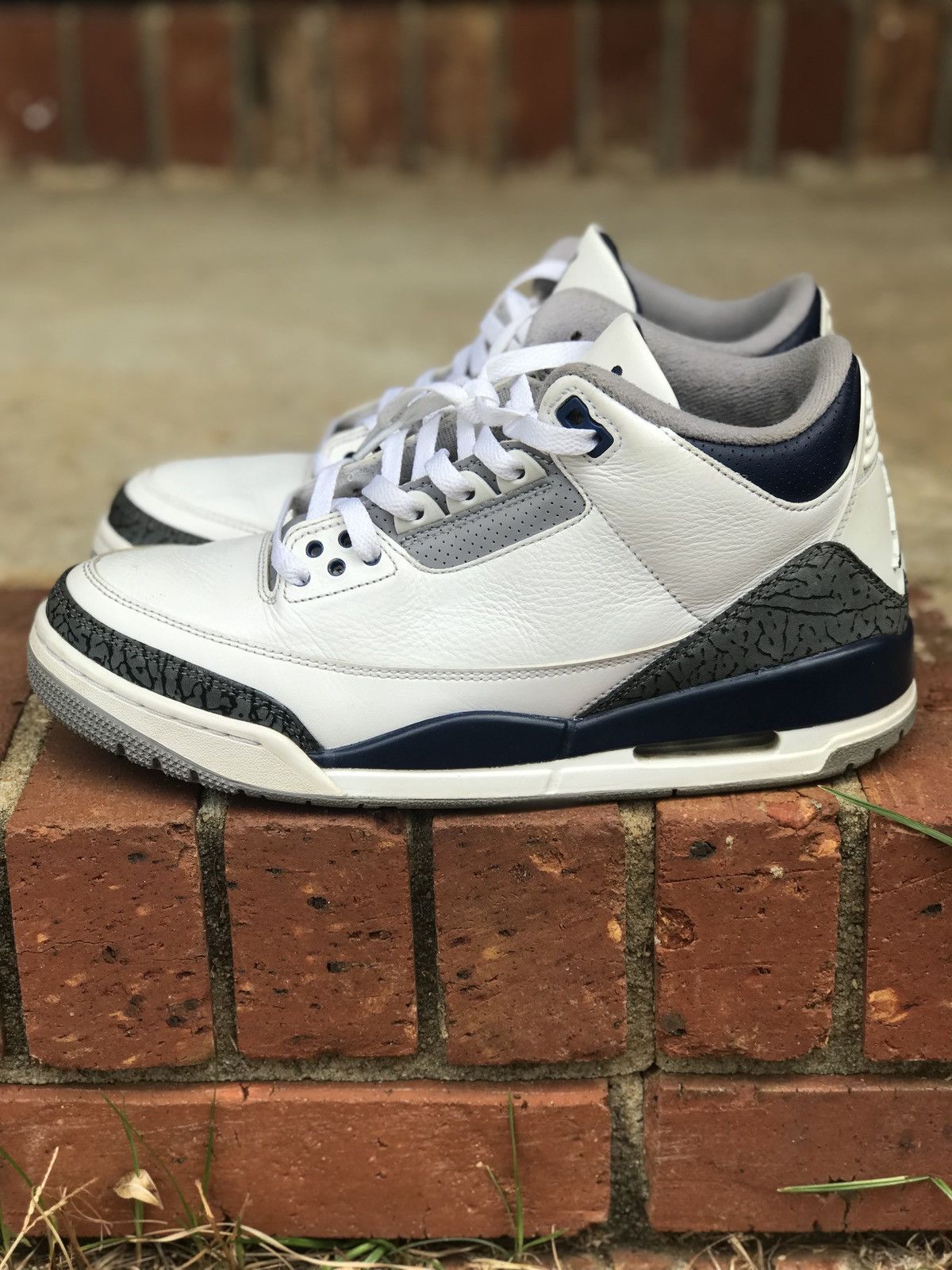 Jordan Brand Air Jordan Retro 3 Midnight Navy Size 9 Size US 9 / EU 42 - 2 Thumbnail