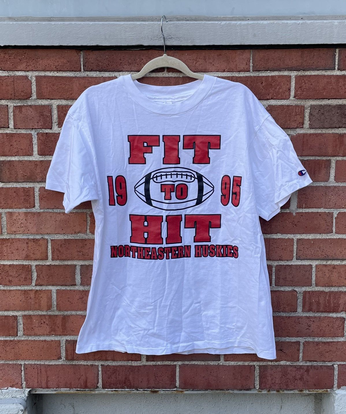 Champion Vintage 1995 Champion Fit To Hit Northeastern Huskies TShirt Size US L / EU 52-54 / 3 - 1 Thumbnail
