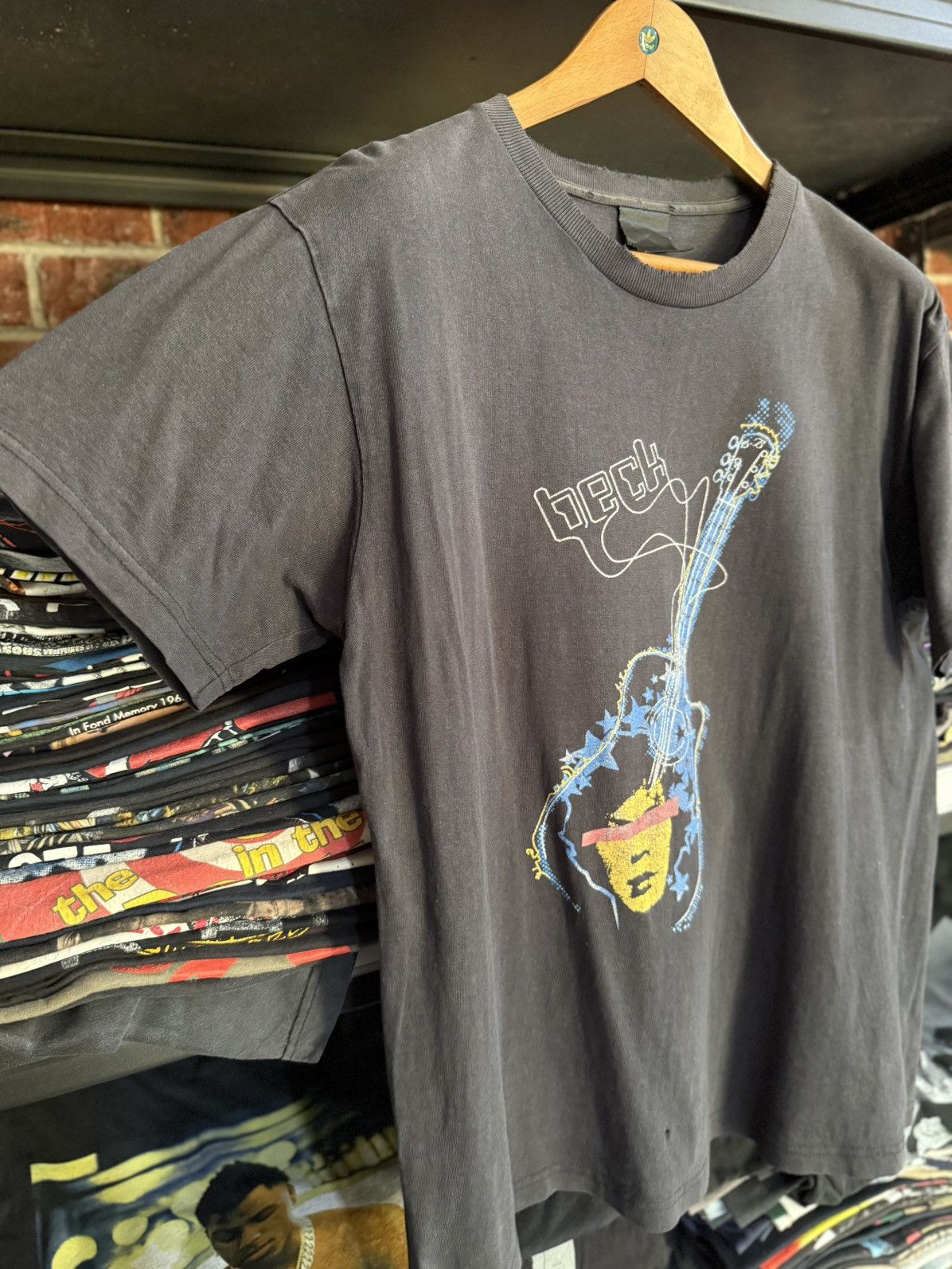 Band Tees × Vintage Thrashed Vintage Beck Band Promo Sun Faded Tee Size US L / EU 52-54 / 3 - 9 Thumbnail