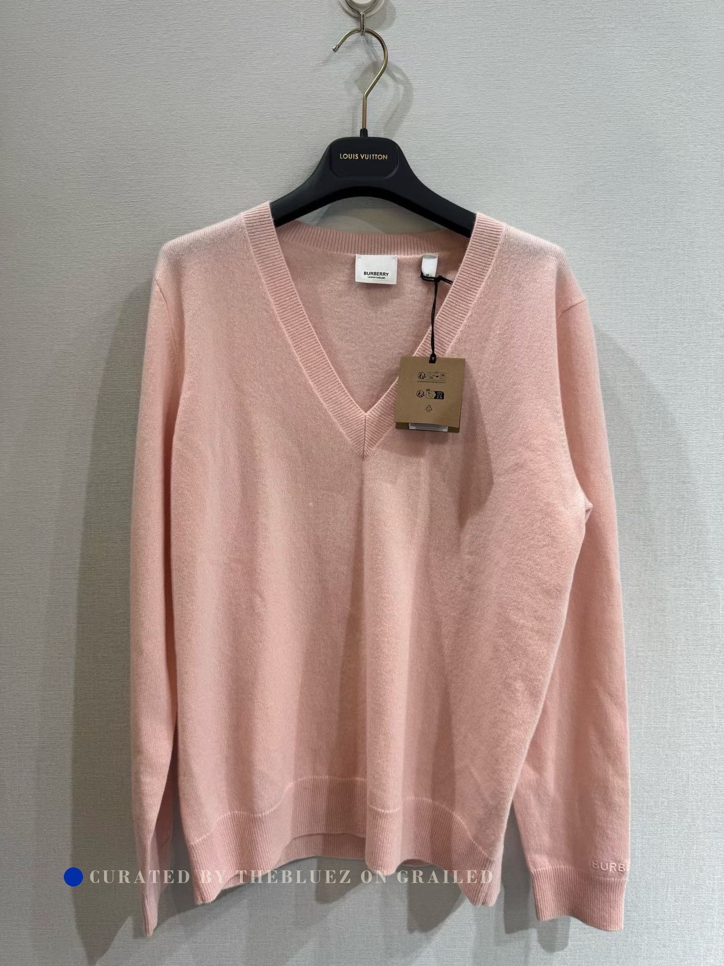 Burberry Burberry Pink V-Neck Cashmere Knit Sweater Size M / US 6-8 / IT 42-44 - 1 Thumbnail