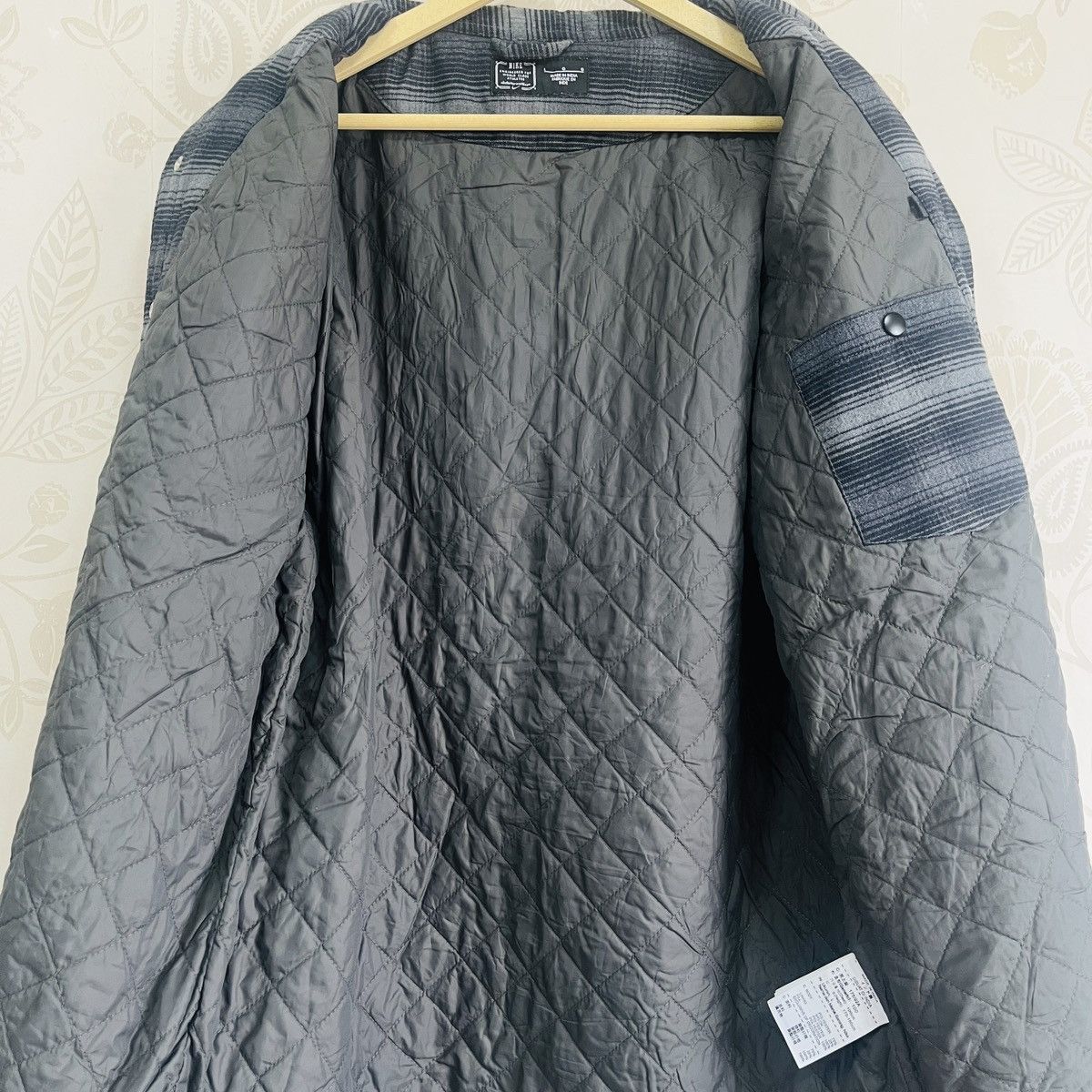 Engineered Garments NIKE Quilted Engineered Garments Buttons Jacket Dual Layer Size US L / EU 52-54 / 3 - 15 Thumbnail