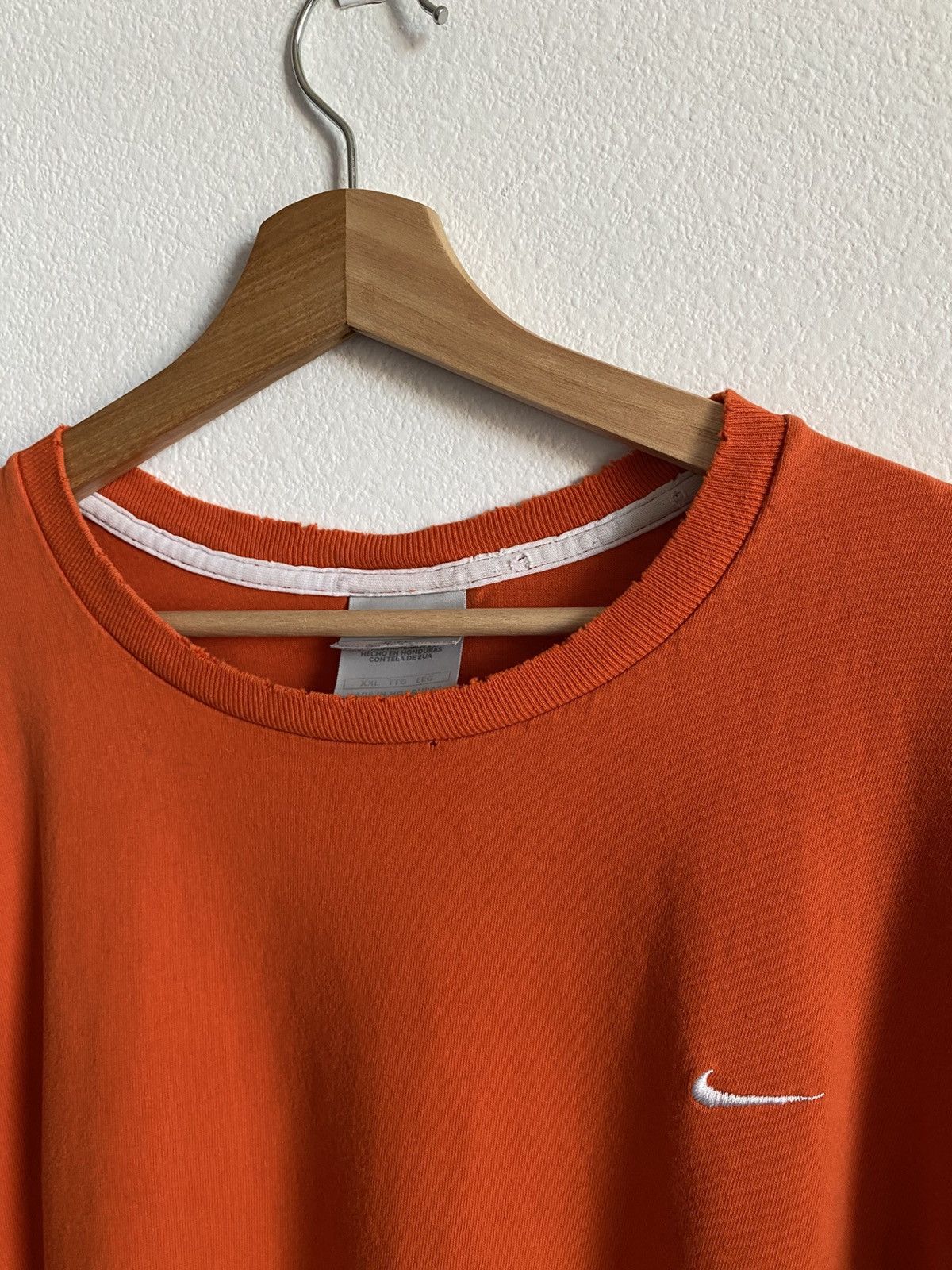 Nike Vintage Y2K Thrashed Faded Nike Tee Size US XXL / EU 58 / 5 - 3 Thumbnail