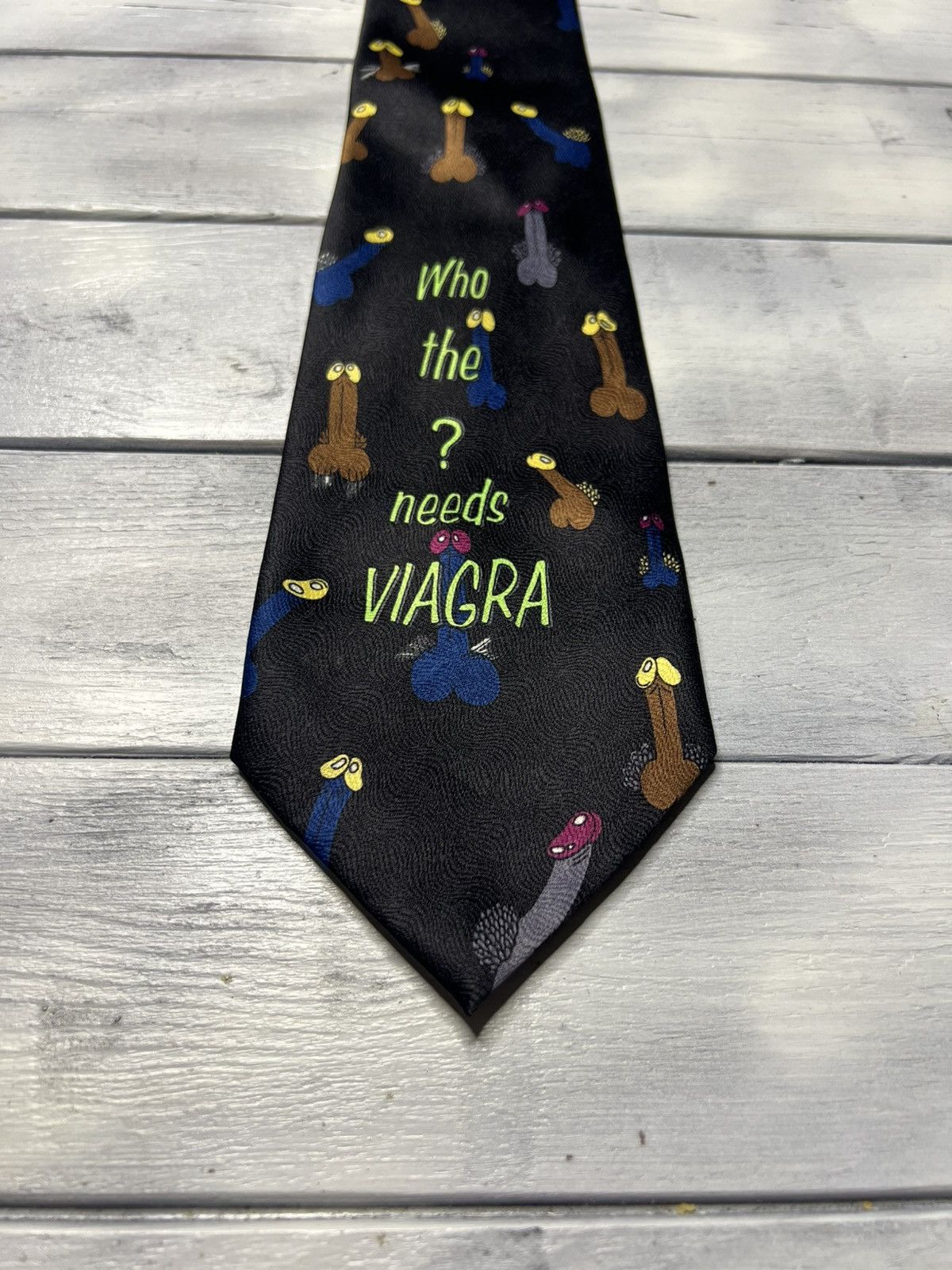 Handmade × Vintage Rare Tie Sette & Bello Hand Made Who The? Needs Viagra Humor Size ONE SIZE - 1 Thumbnail