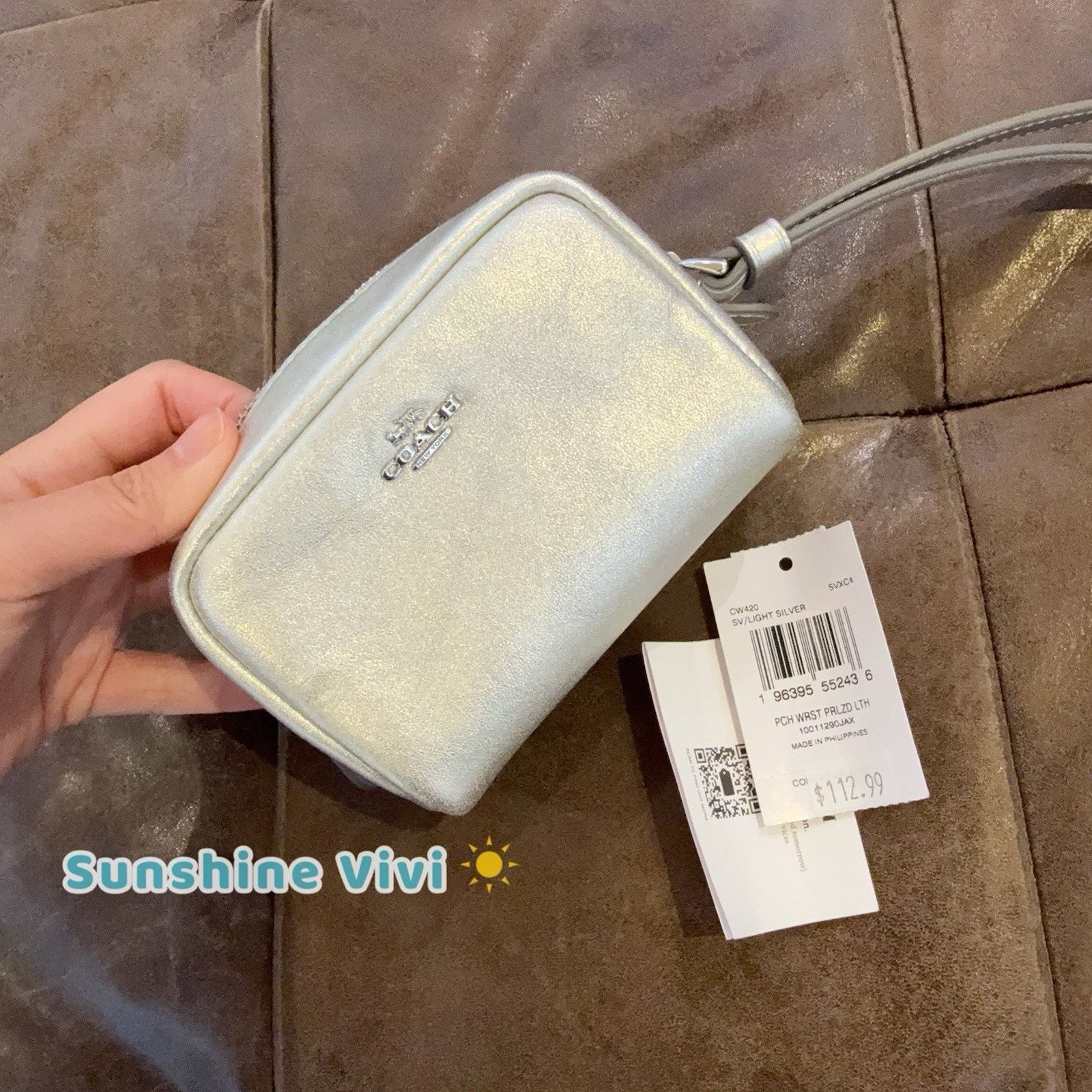 Coach NWT Coach Pouch Wristlet CW420 Silver/Light Silver Super Size ONE SIZE - 2 Thumbnail