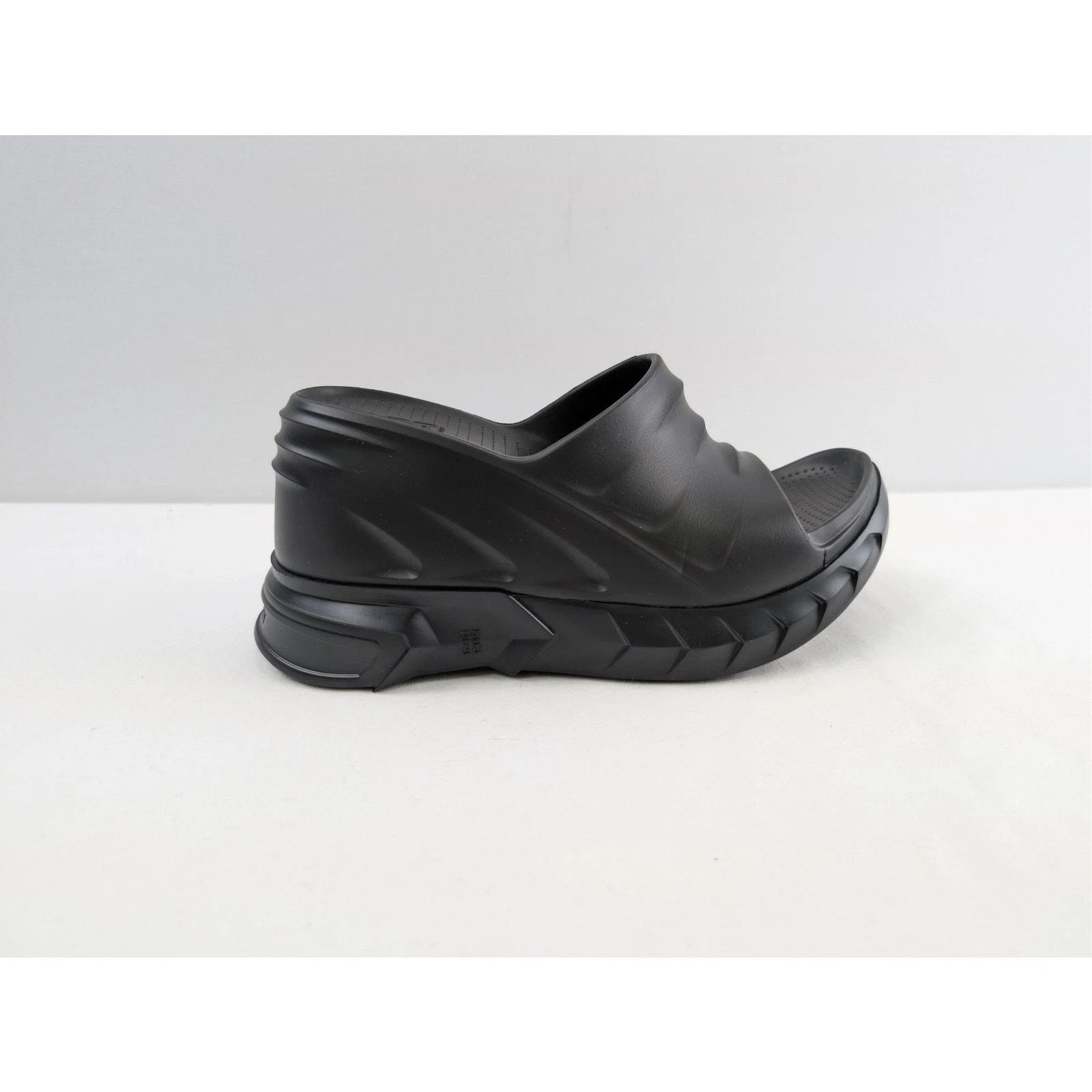 Givenchy o1rshd1 Q:5 / Marshmallow Sandals in Black Size US 9 / IT 39 - 4 Thumbnail