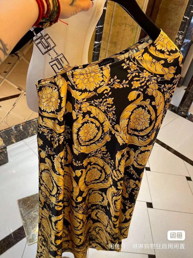 Versace Versace Silk Greek goddess cape dress Size M / US 6-8 / IT 42-44 - 9 Thumbnail