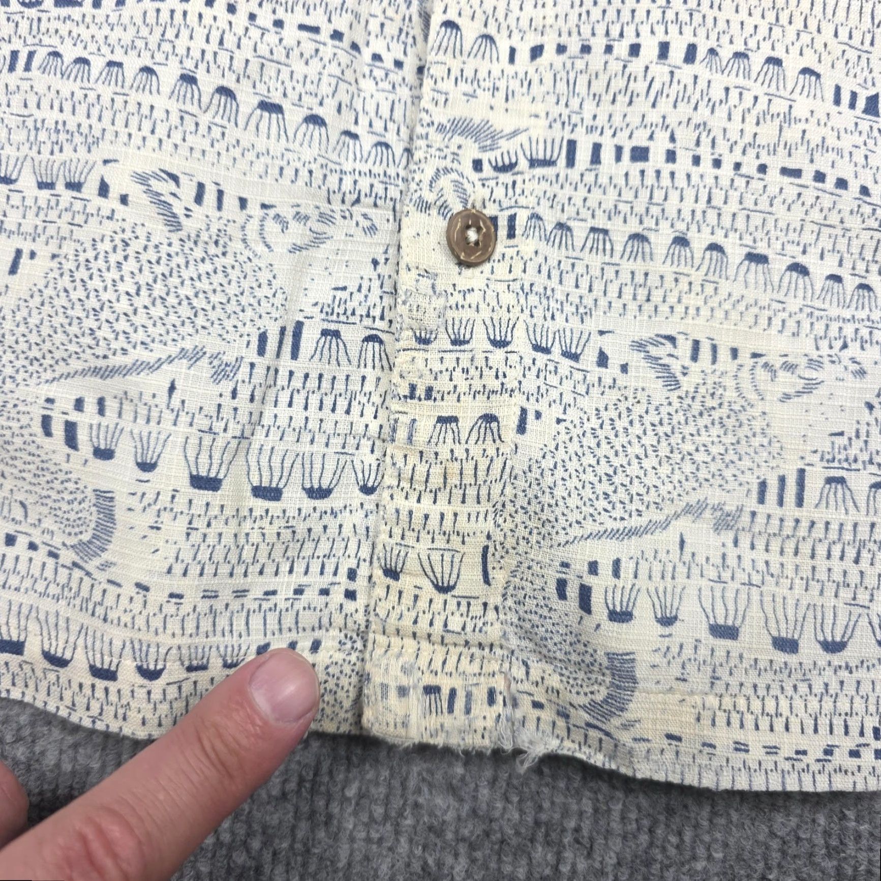 Patagonia VINTAGE Patagonia A/C Shirt Men's L Bonefish Hawaiian AOP Loop Collar Marks Size US L / EU 52-54 / 3 - 4 Thumbnail
