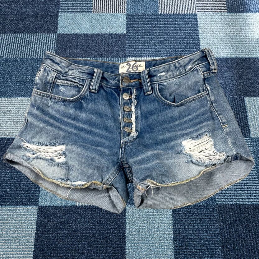 Vintage We The Free Shorts Button Fly Denim Jorts Distressed Raw Hem Womens 26 Blue Solid 5-Pocket Regular Summer Spring Casual Size 26" / US 2 / IT 38 - 1 Thumbnail
