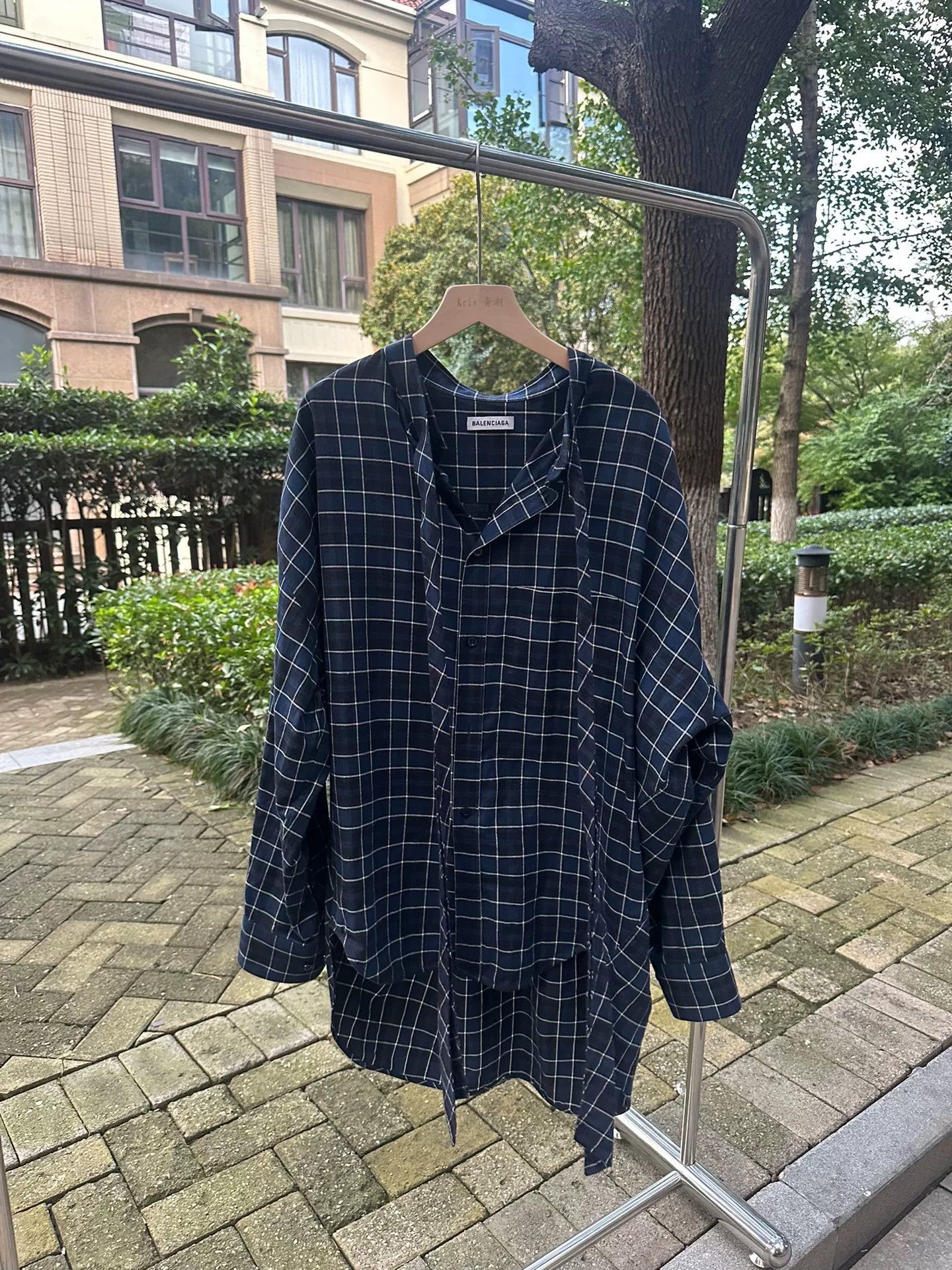 Balenciaga balenciaga logo print long sleeve shirt Size US S / EU 44-46 / 1 - 1 Thumbnail