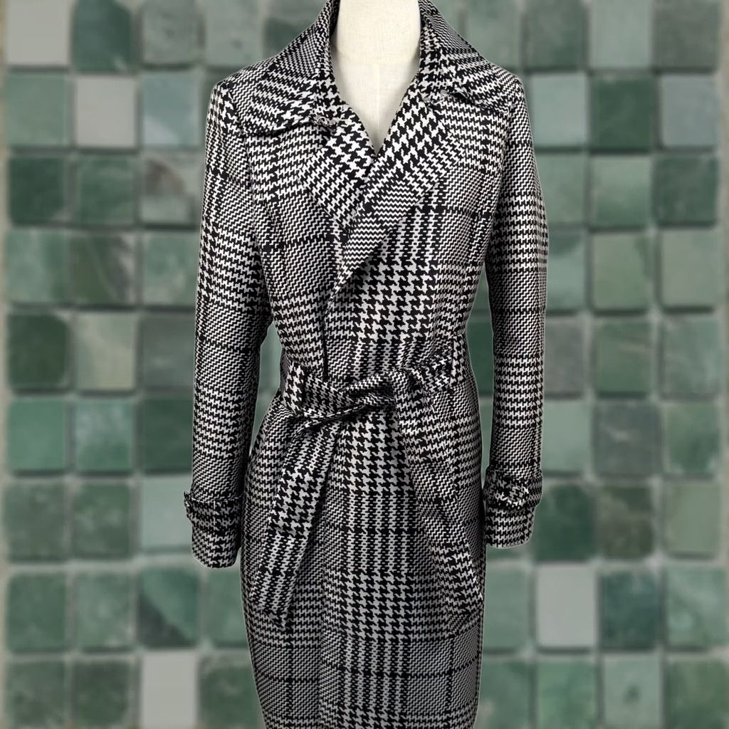 White House Black Market WHBM Coat Houndstooth Belted Blazer Jacket Women L Multicolor Black White Trench Coat Fall Winter Spring Career Chic EUC Size L / US 10 / IT 46 - 1 Thumbnail