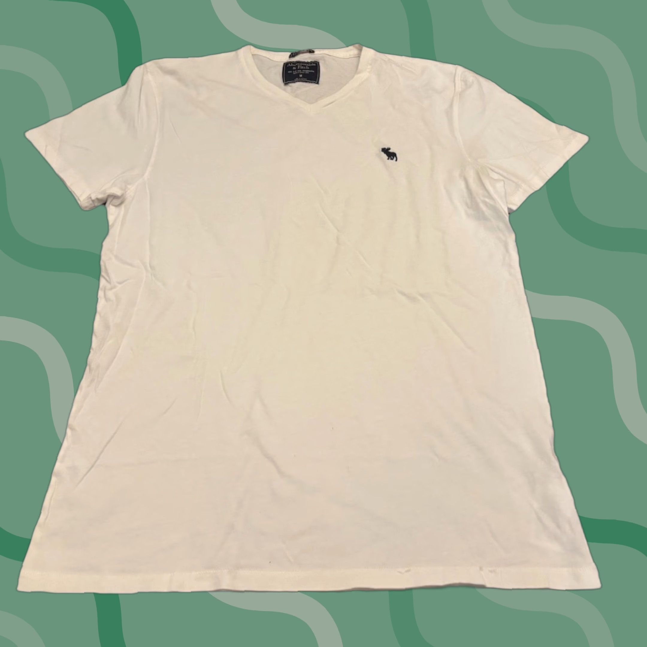 Abercrombie & Fitch VINTAGE Abercrombie & Fitch T-Shirt Moose Logo V-Neck M Unisex Adults White Cotton Short Sleeve Size US M / EU 48-50 / 2 - 1 Thumbnail