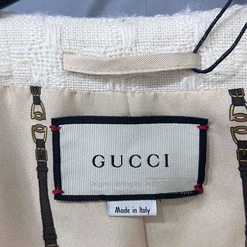 Gucci Beige small fragrant style knitted coat