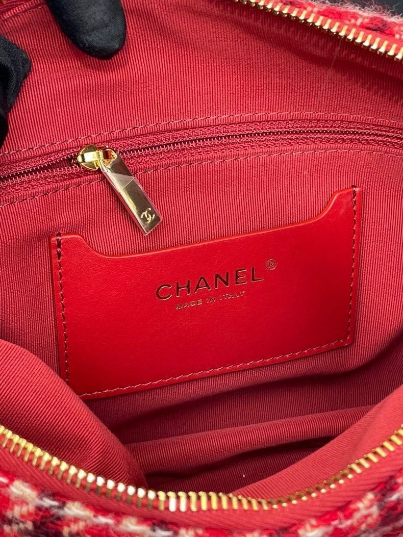 Chanel Chanel Red Checkered HalfMoon Crossbody Bag -2505 Size ONE SIZE - 6 Thumbnail