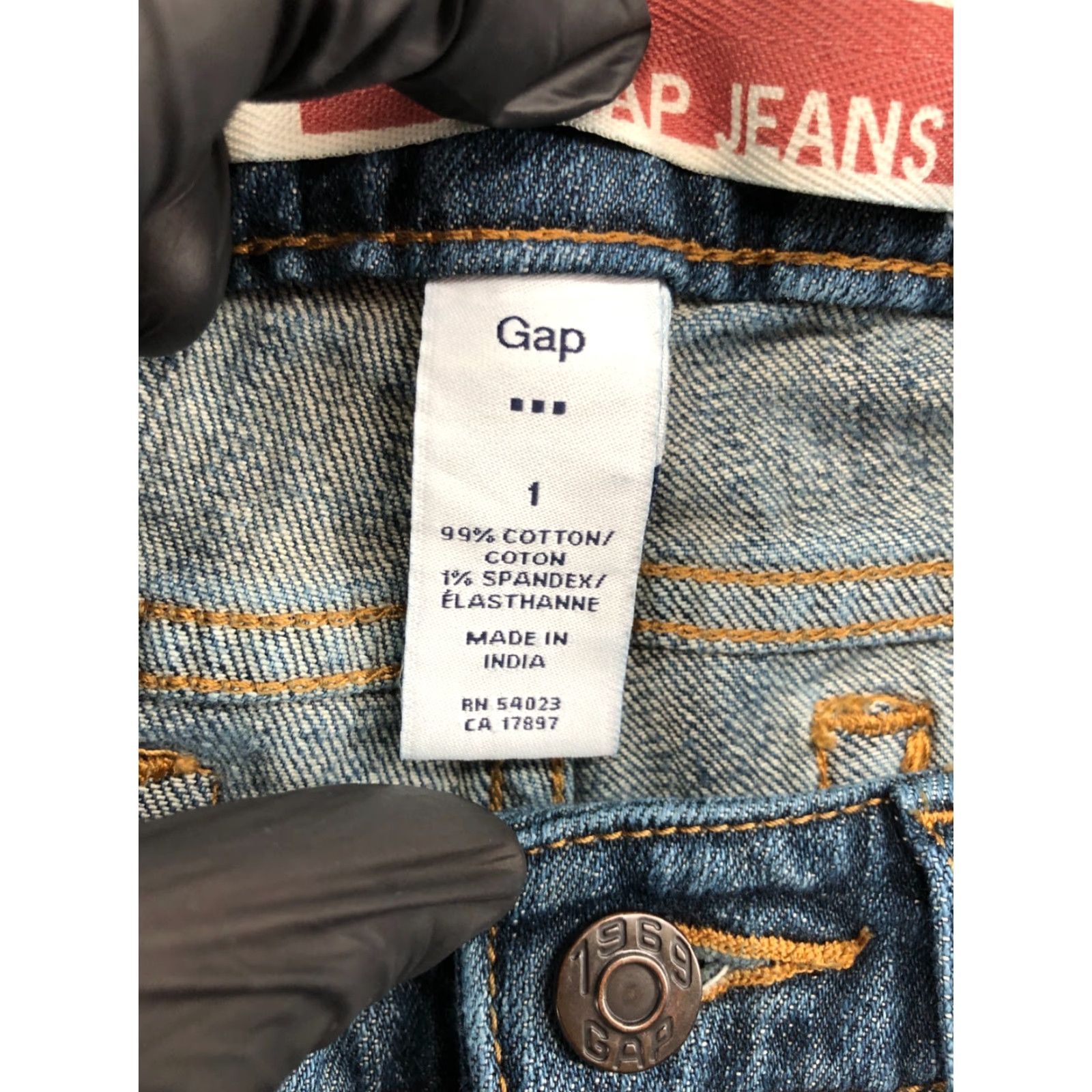 Gap Gap Bermuda Shorts Womens Size 1 Mid Rise Medium Wash Blue Beach Walking Casual 5-Pocket Denim Cotton Modern Womens Size 25" / US 0 / IT 36 - 6 Thumbnail