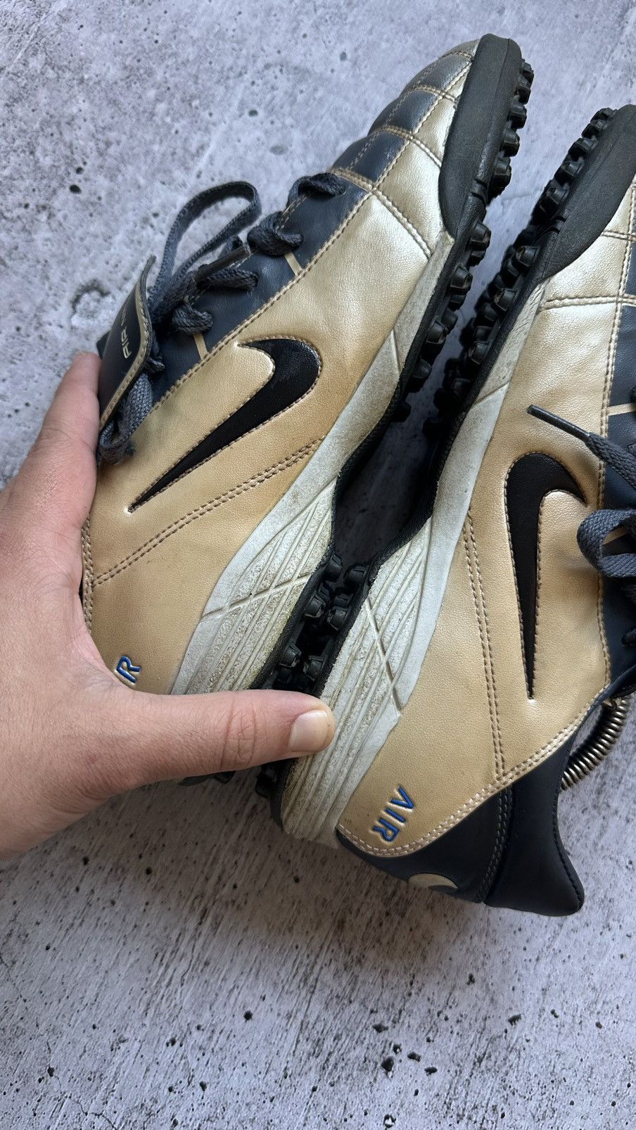 Nike 2004 Nike Air Zoom Ninety II Total 90 Vintage Soccer Boots Size US 10 / EU 43 - 13 Thumbnail