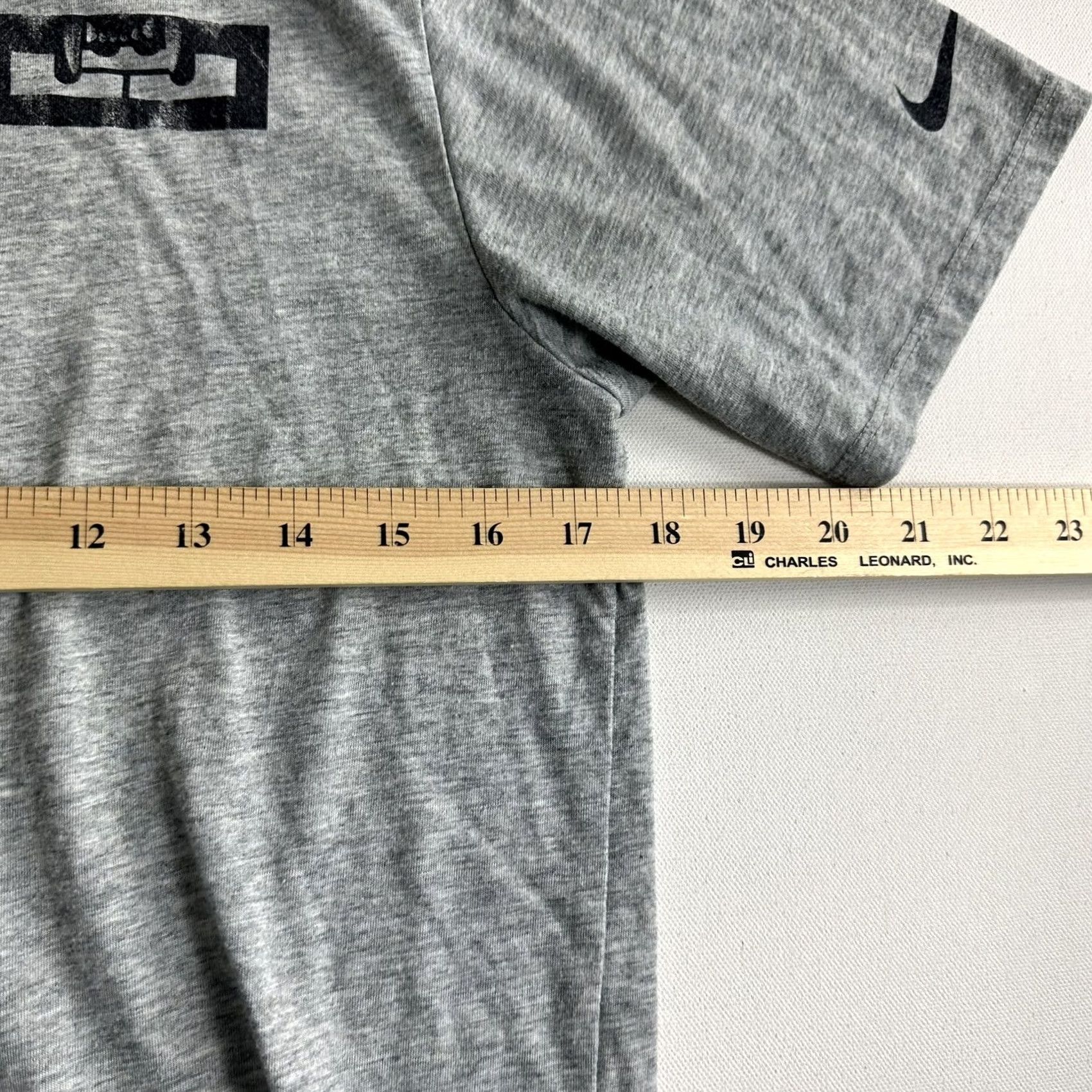 Nike Nike LeBron James Tee Shirt Mens Size Small Gray Active Athletic The Size US S / EU 44-46 / 1 - 7 Thumbnail