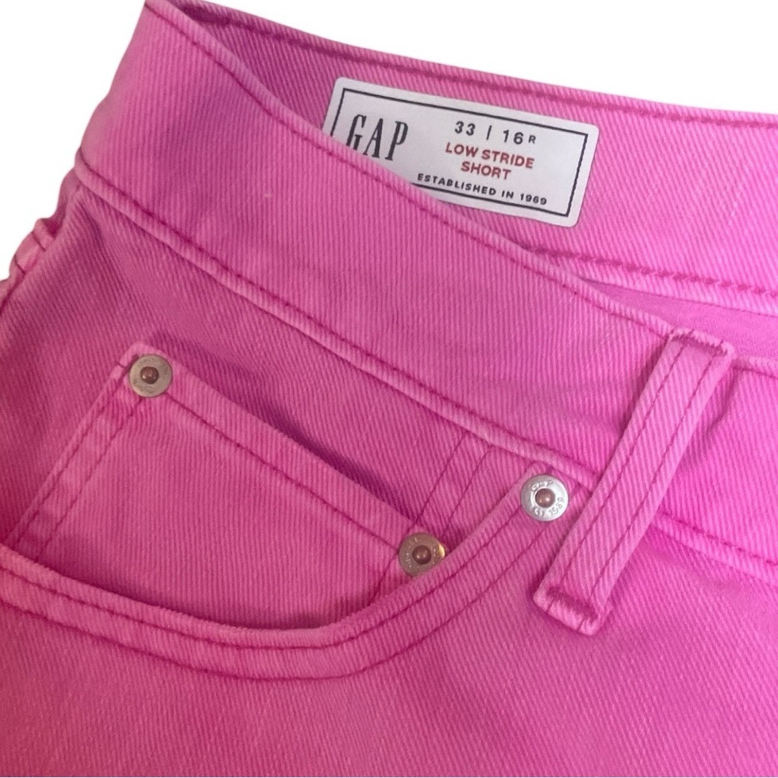 Gap NWT GAP Pink Jean Shorts with Frayed Hem Size 38" / US 16 / IT 52 - 3 Thumbnail