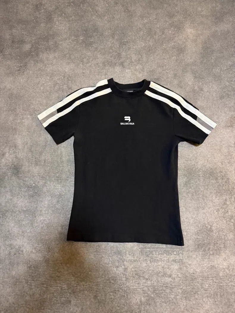 Balenciaga Balenciaga Shrunken Tight T-Shirt Size US XS / EU 42 / 0 - 1 Thumbnail